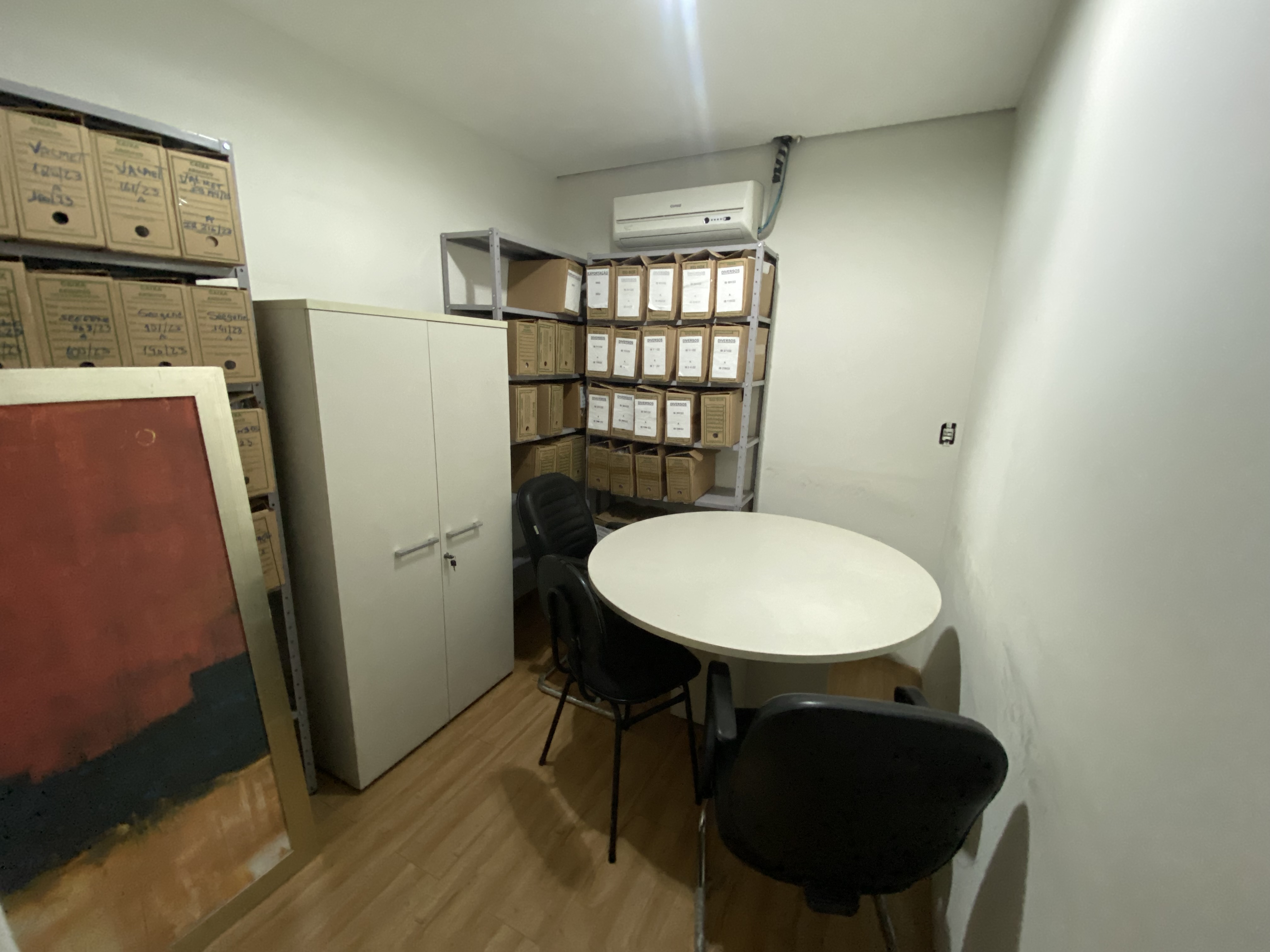 Conjunto Comercial-Sala para alugar com 3 quartos, 150m² - Foto 7