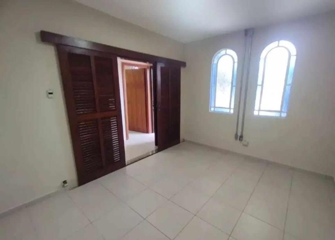 Casa à venda com 5 quartos, 303m² - Foto 7