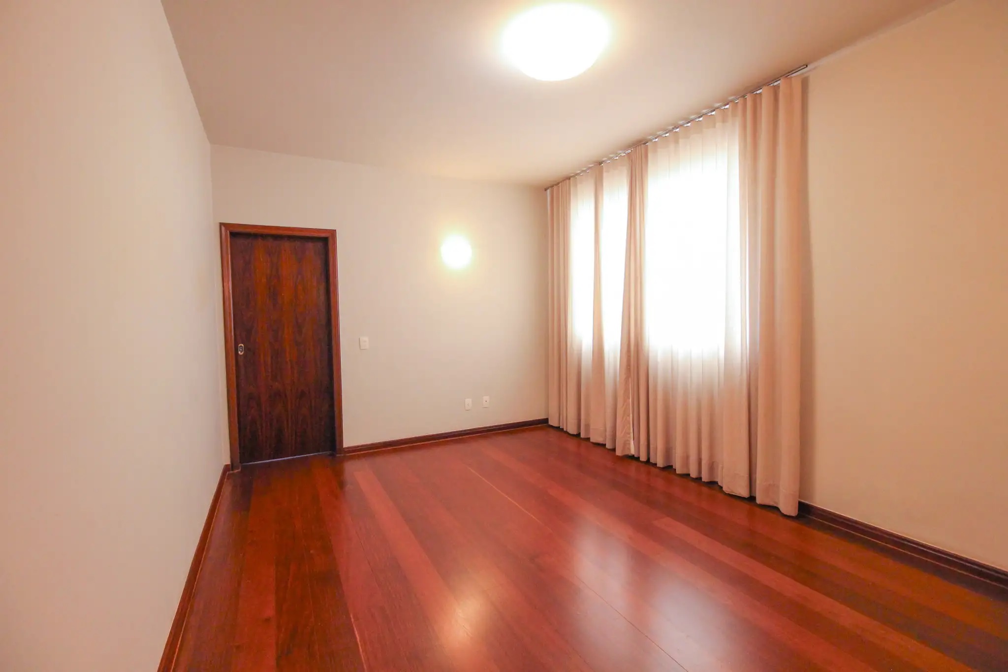 Apartamento à venda com 4 quartos, 120m² - Foto 2