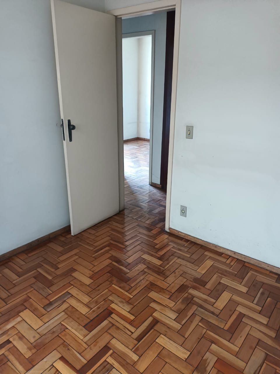 Apartamento à venda com 3 quartos, 95m² - Foto 3