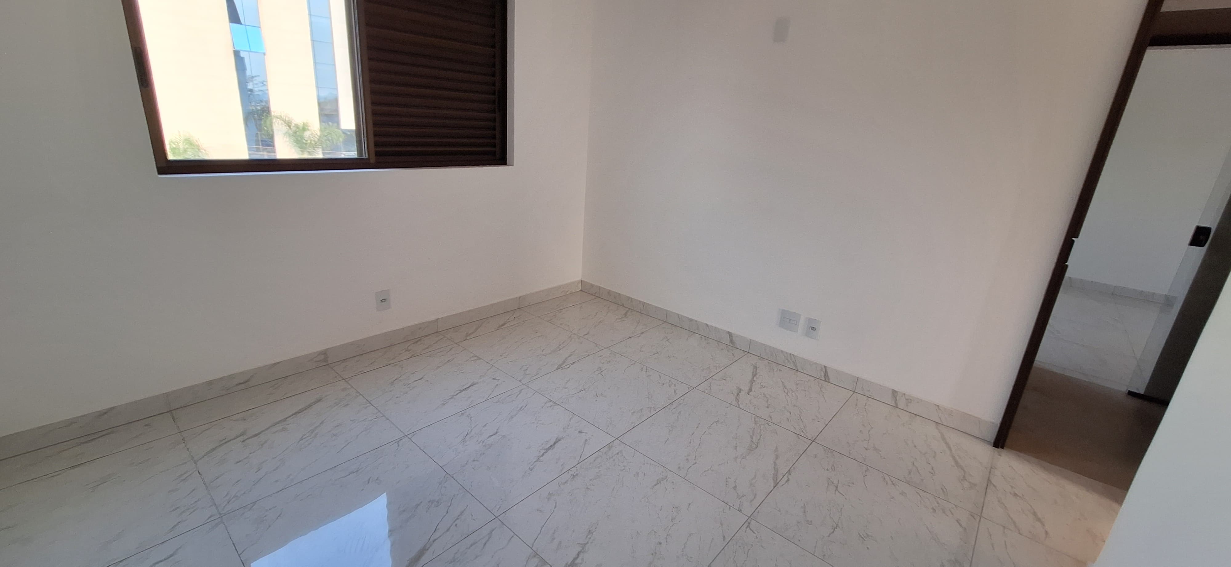 Apartamento à venda com 4 quartos, 160m² - Foto 4