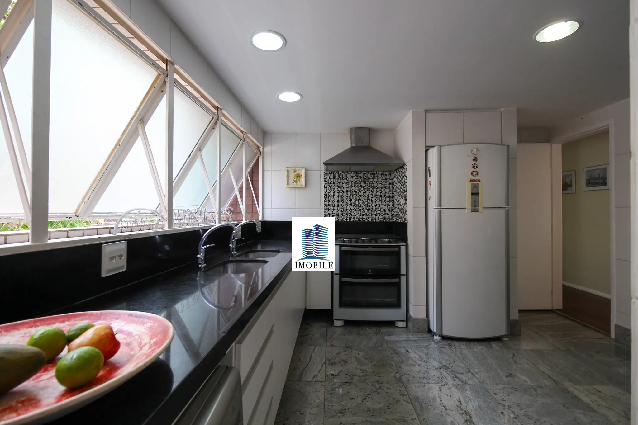 Apartamento à venda com 4 quartos, 185m² - Foto 13