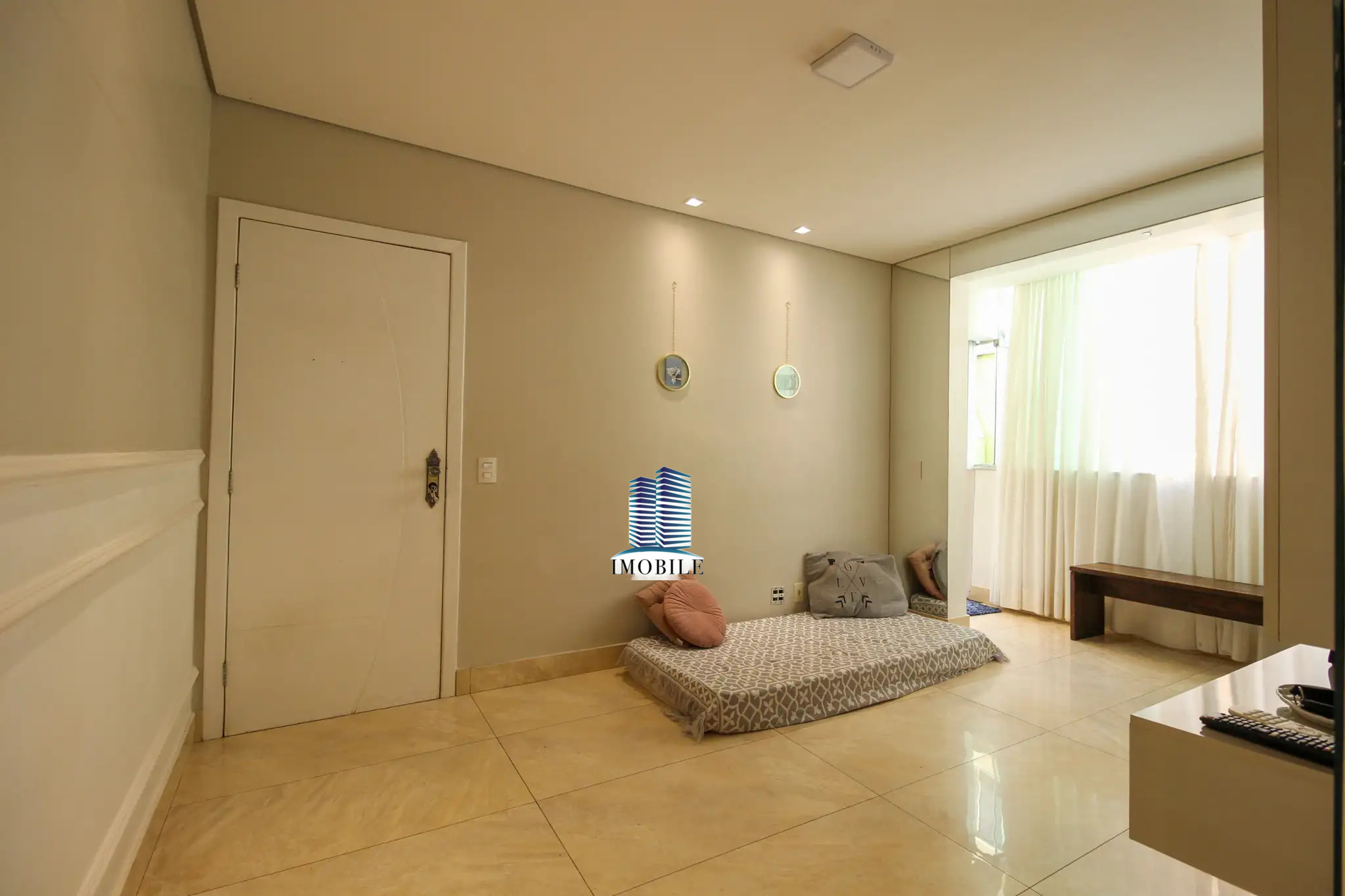 Apartamento à venda com 2 quartos, 65m² - Foto 3