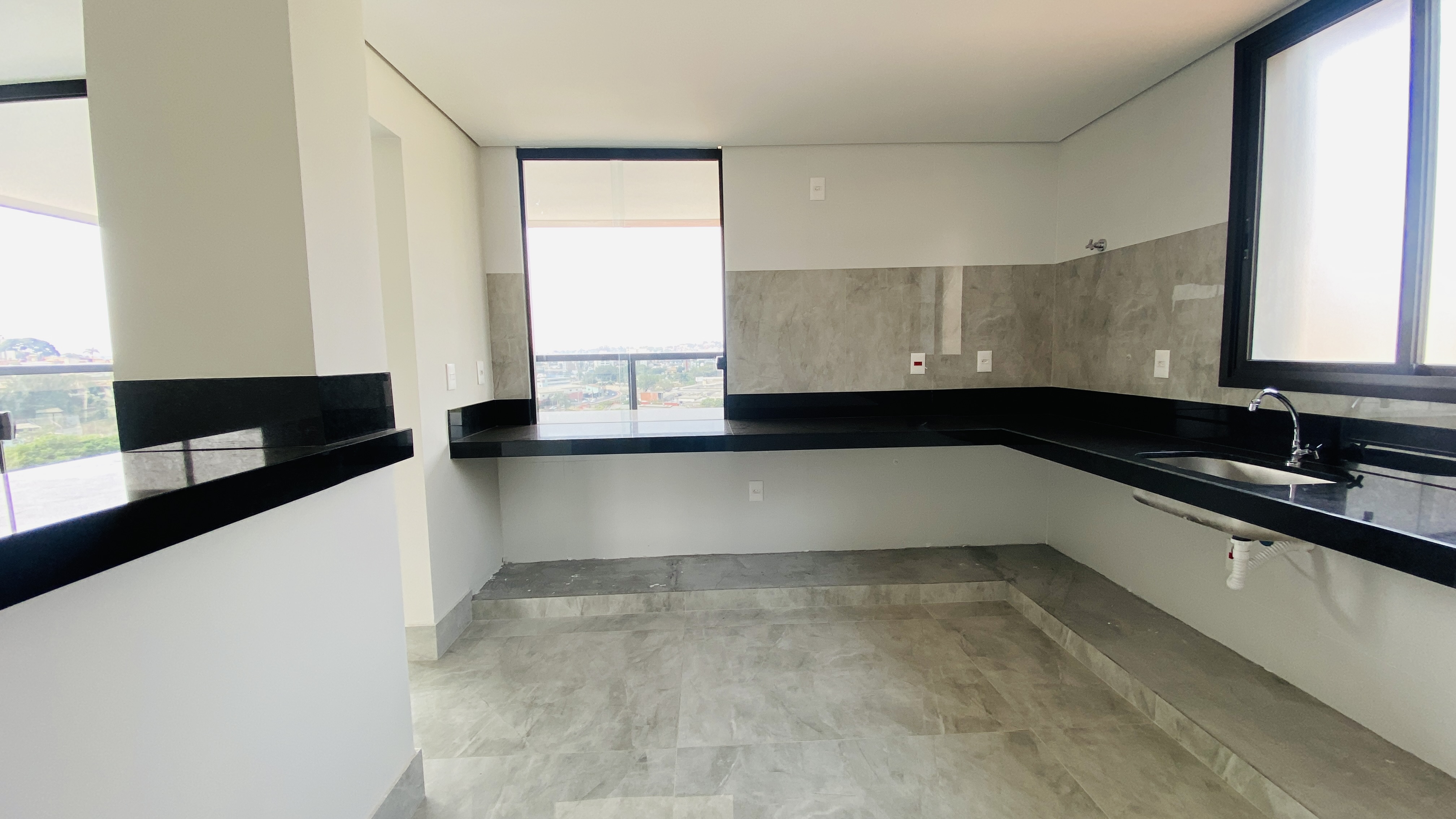 Apartamento à venda com 4 quartos, 161m² - Foto 6