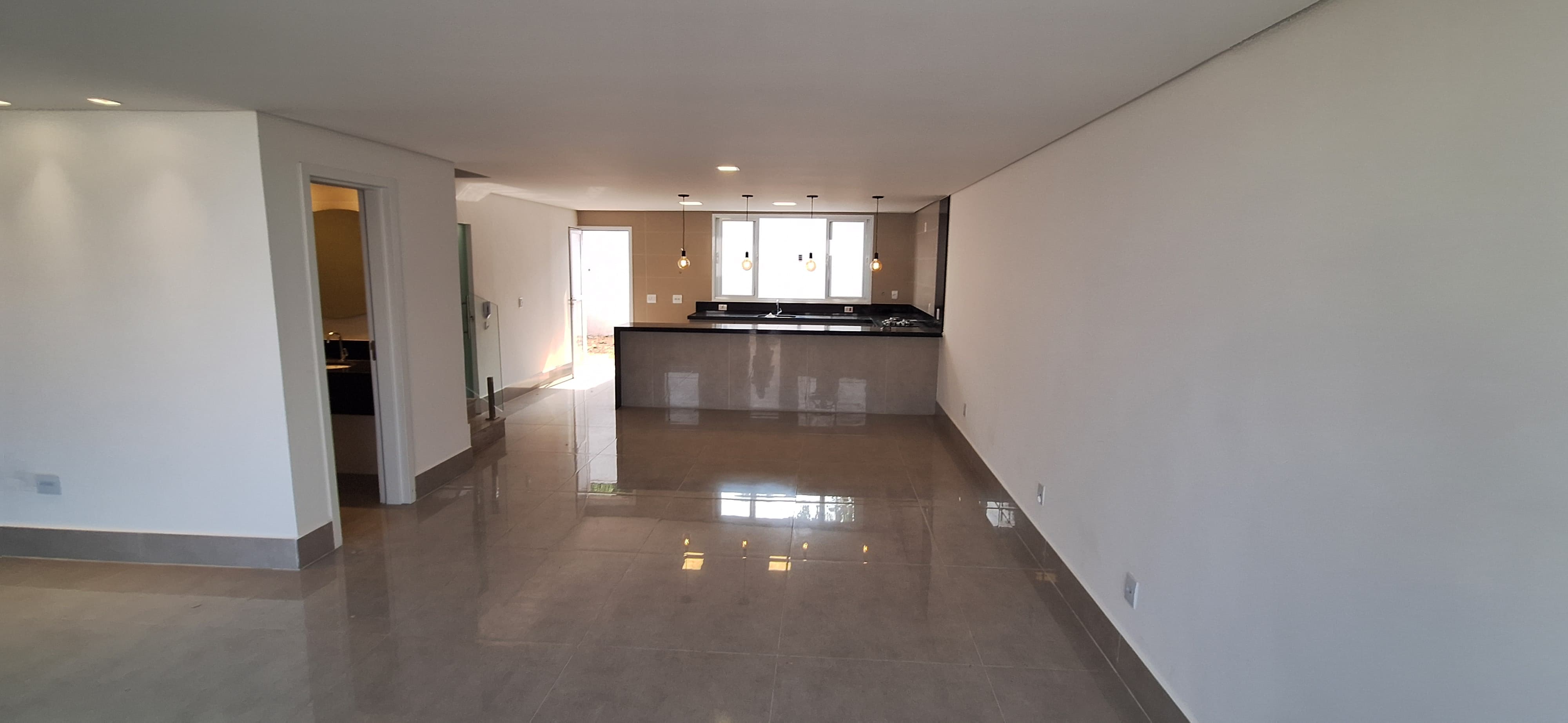 Casa de Condomínio à venda com 3 quartos, 160m² - Foto 1