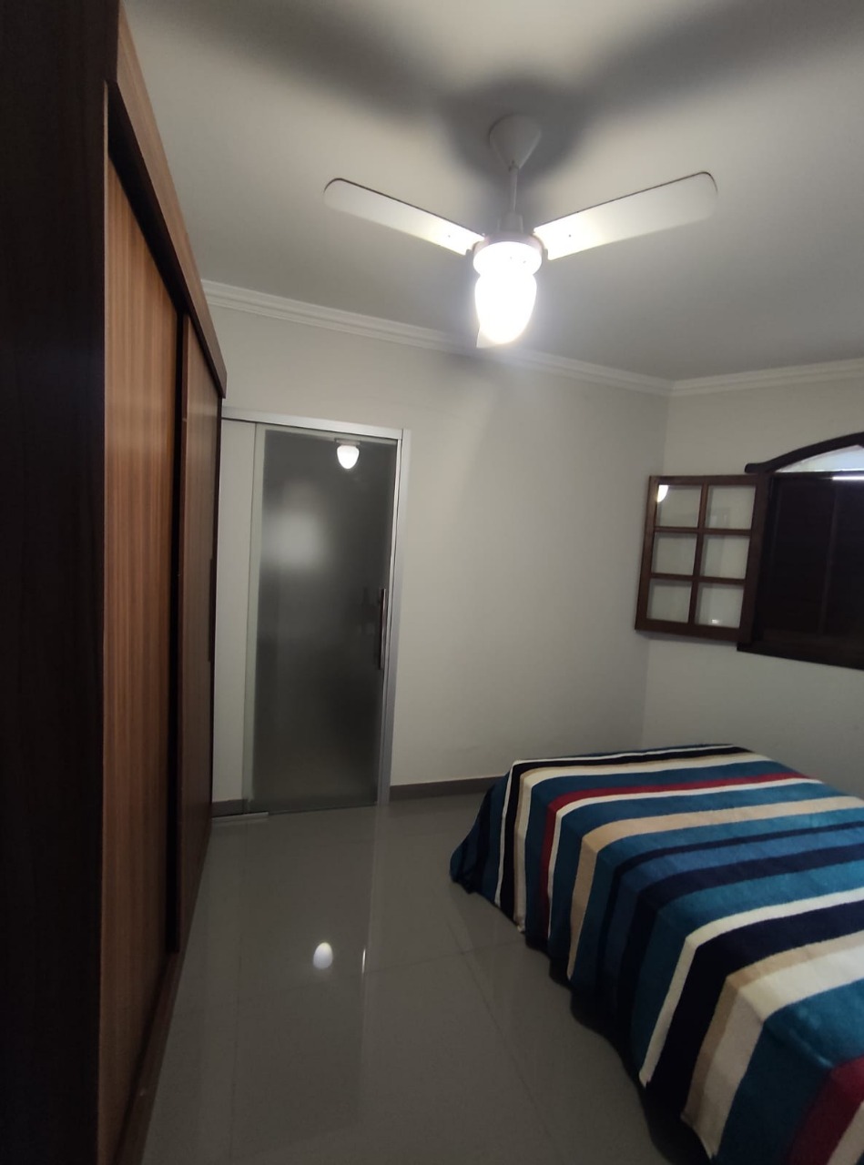 Casa para alugar com 5 quartos, 312m² - Foto 15