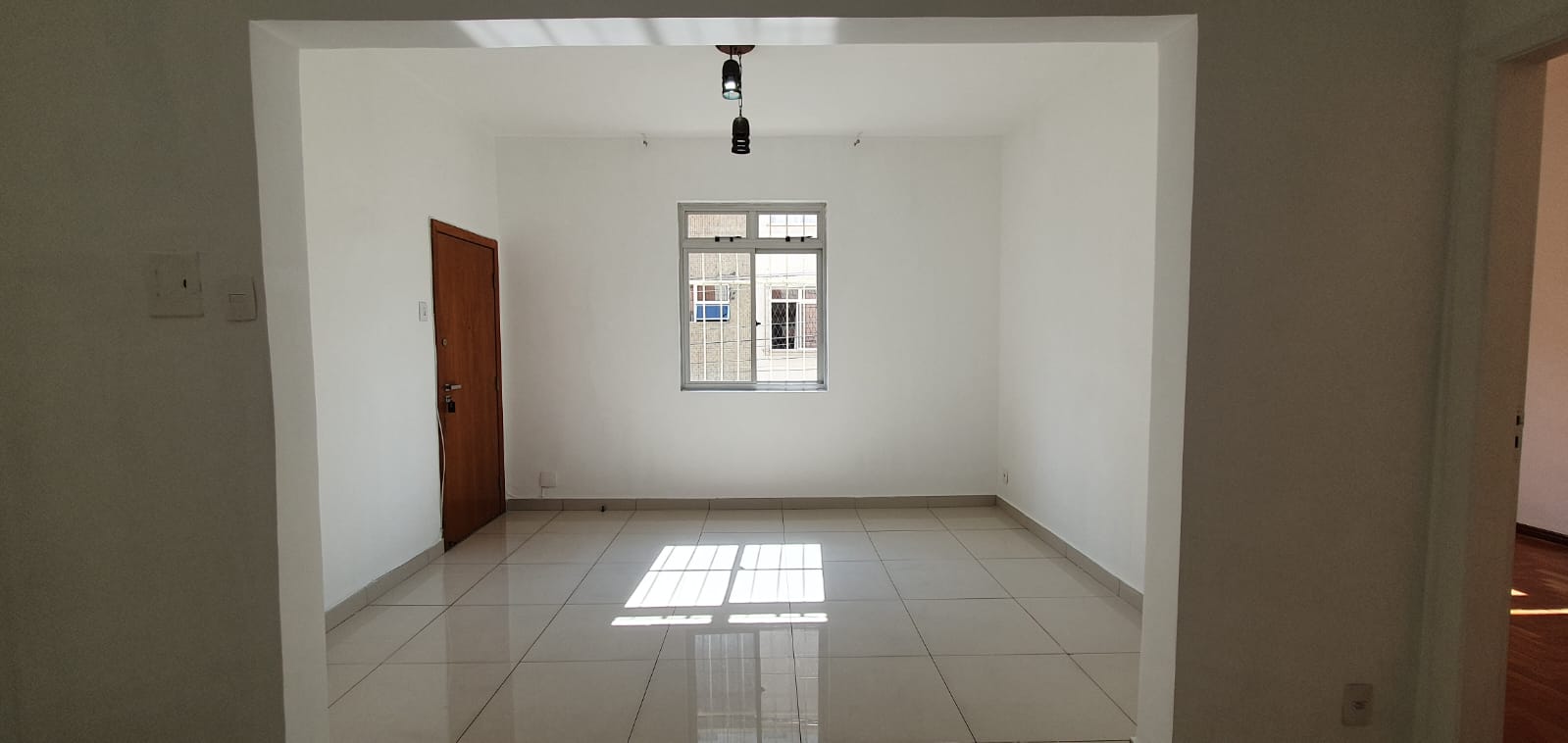 Apartamento para alugar com 3 quartos, 120m² - Foto 2