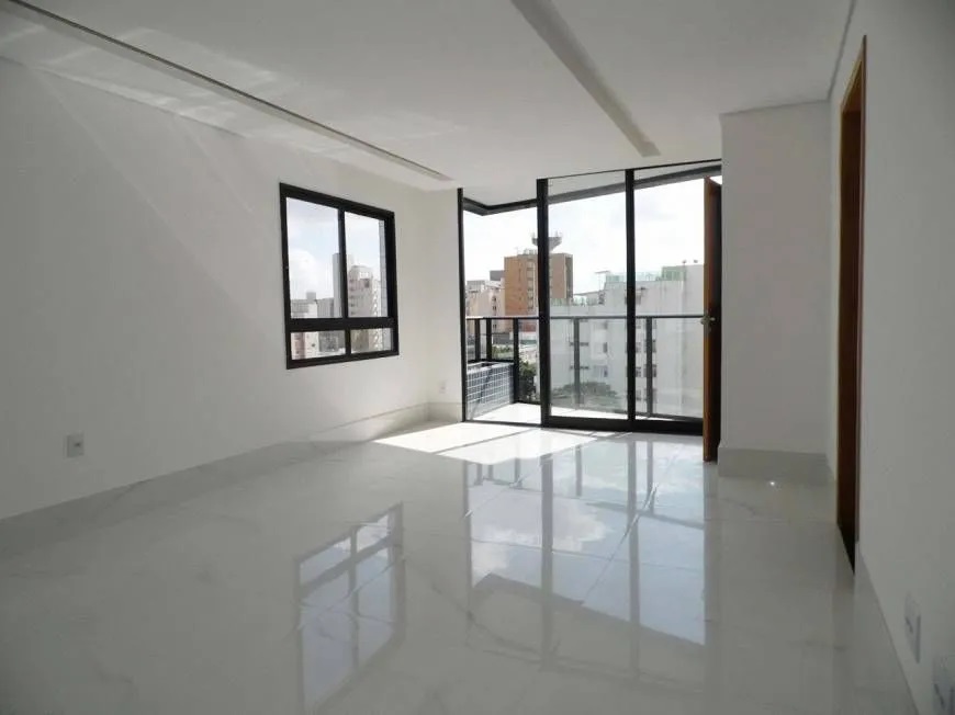 Apartamento à venda com 3 quartos, 87m² - Foto 1