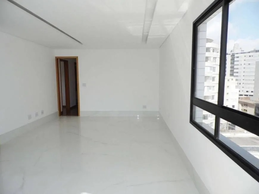 Apartamento à venda com 3 quartos, 87m² - Foto 2