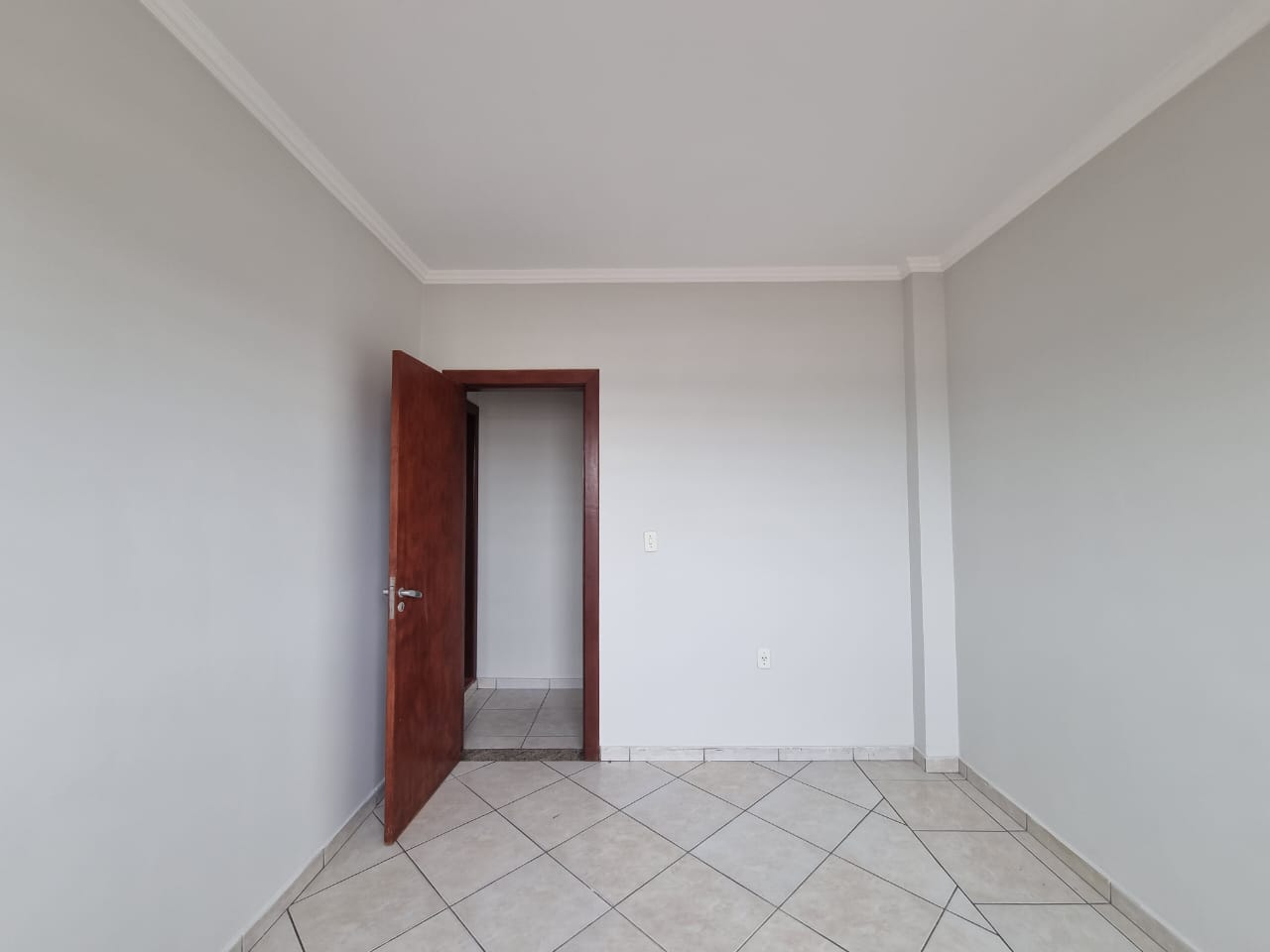 Apartamento para alugar com 2 quartos, 70m² - Foto 12