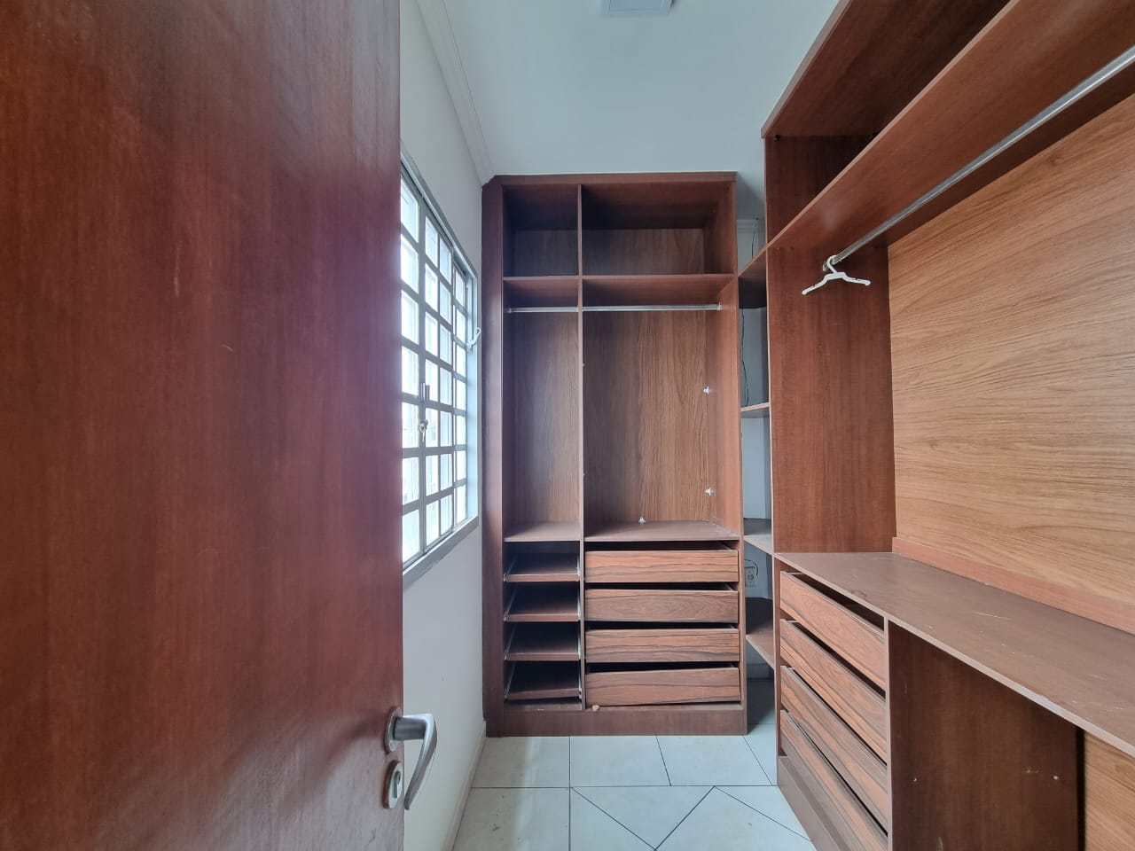 Apartamento para alugar com 2 quartos, 70m² - Foto 14