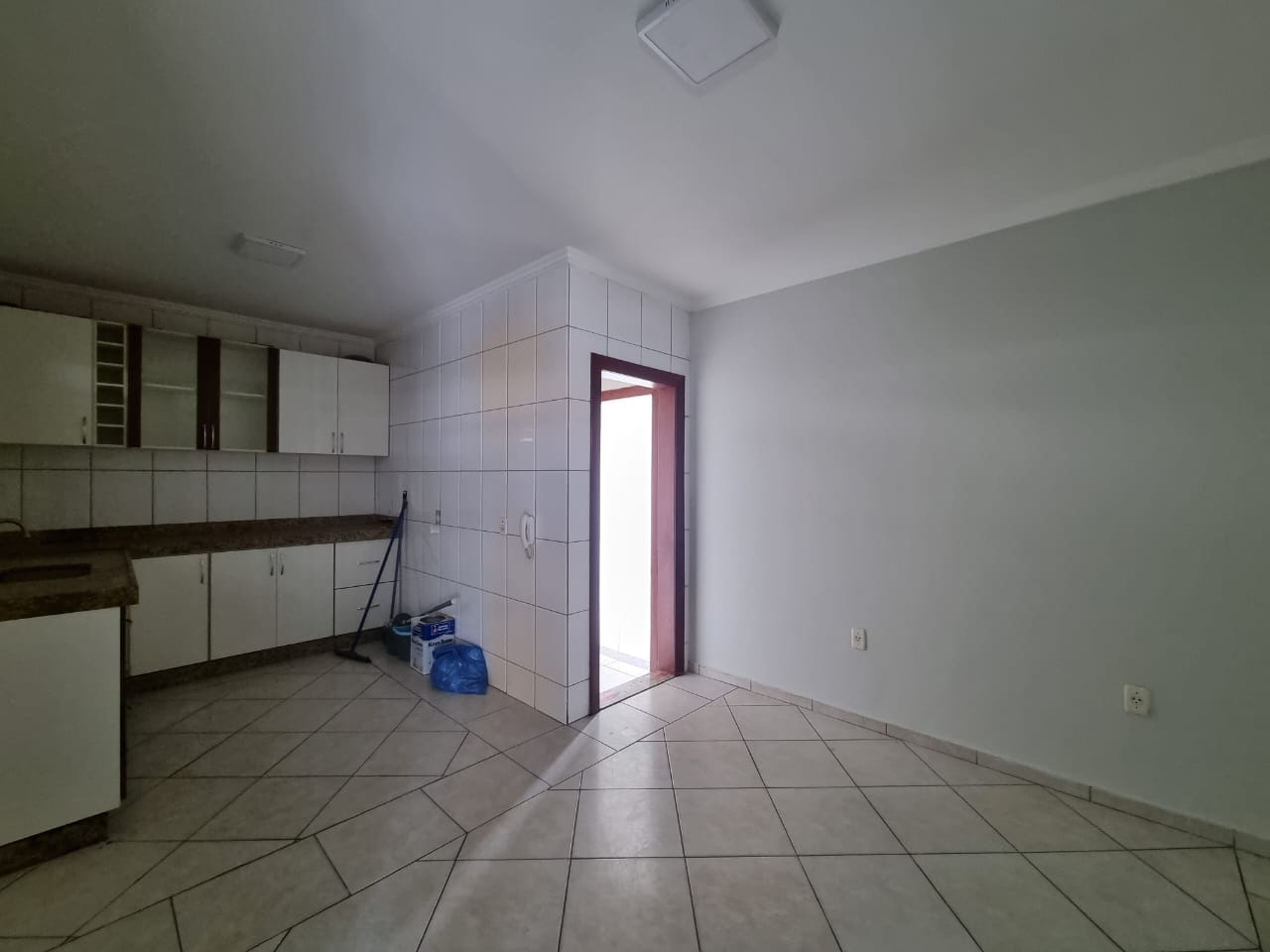 Apartamento para alugar com 2 quartos, 70m² - Foto 18