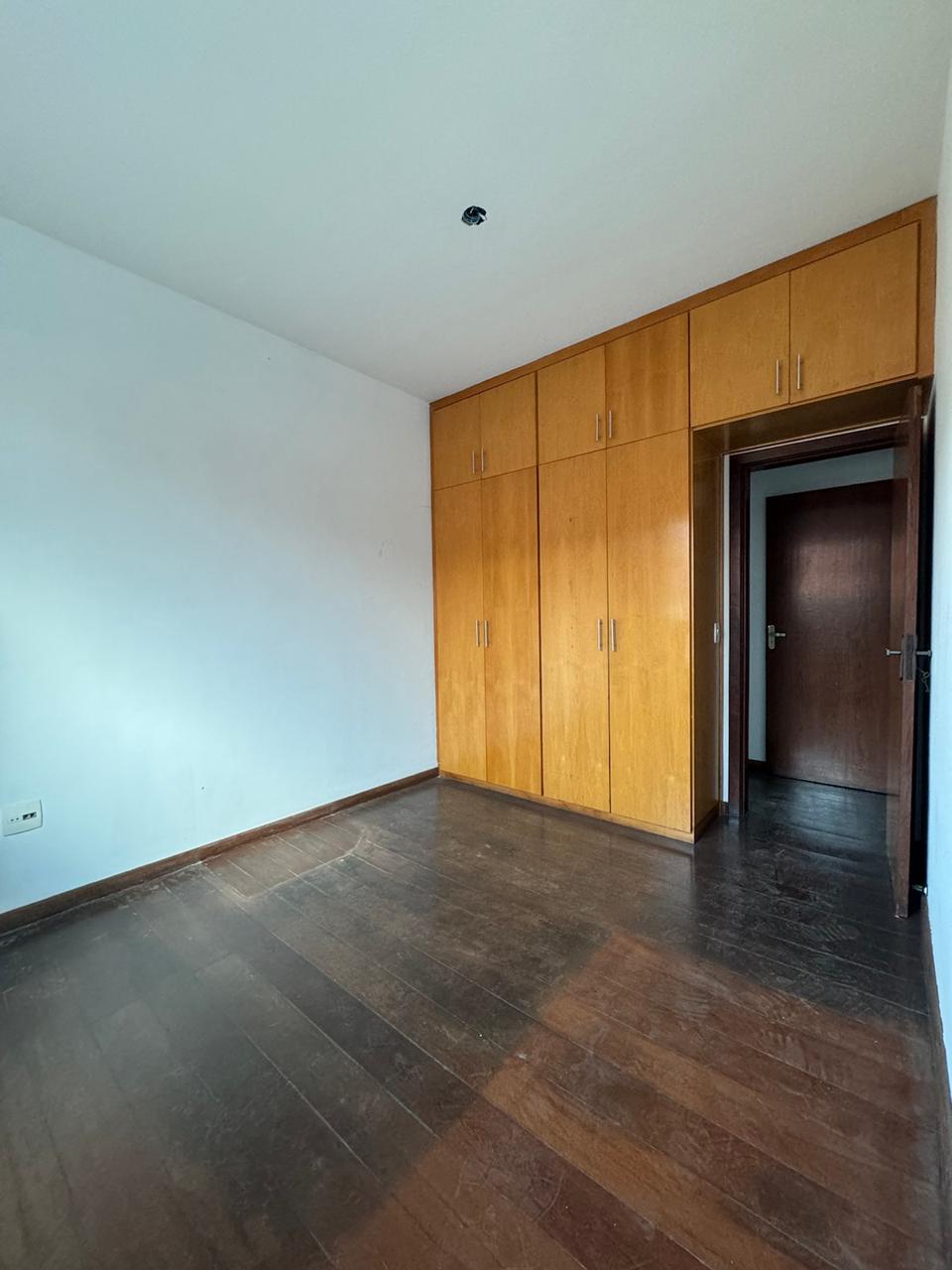 Casa à venda com 4 quartos, 290m² - Foto 11