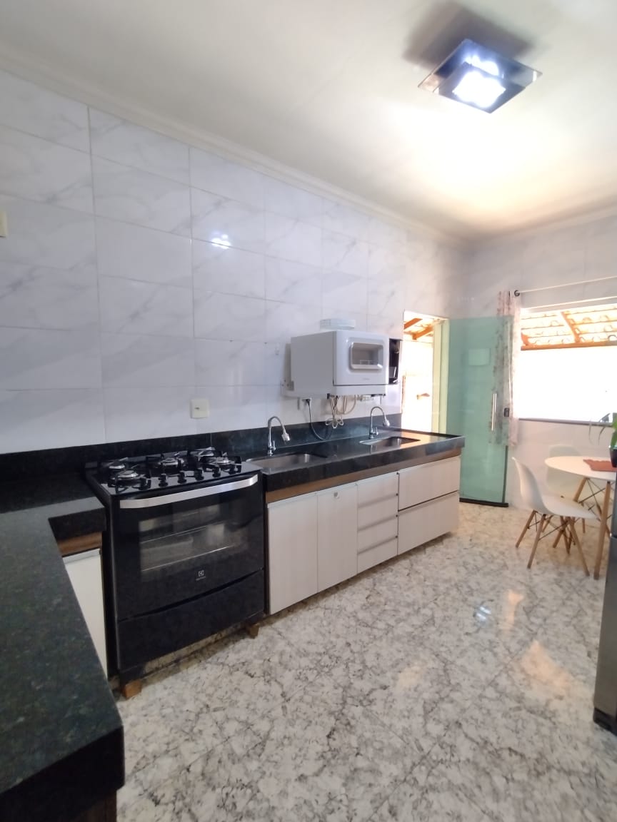 Casa à venda com 3 quartos, 300m² - Foto 15