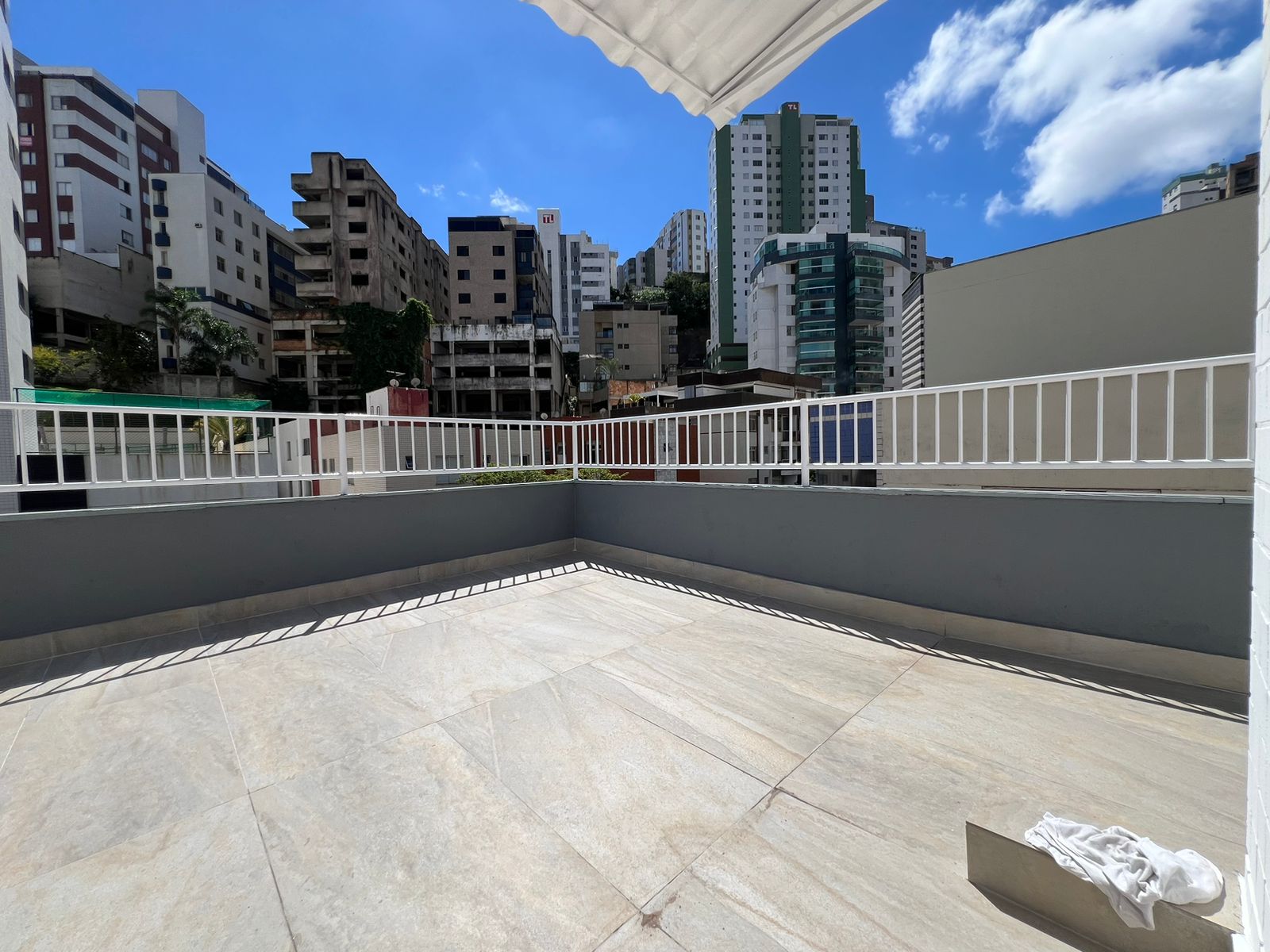 Cobertura para alugar com 3 quartos, 183m² - Foto 1