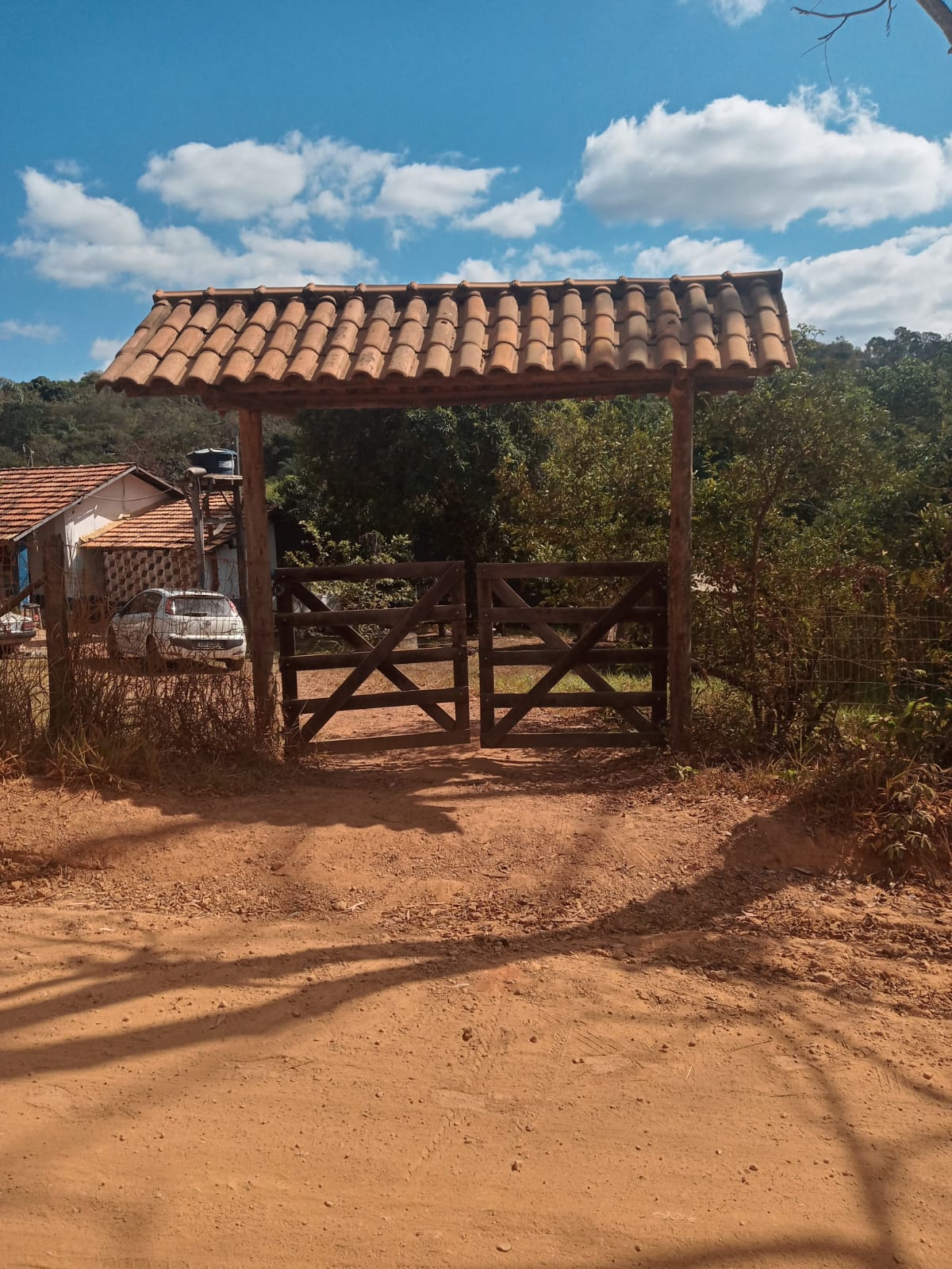 Chácara à venda com 3 quartos, 4000m² - Foto 1