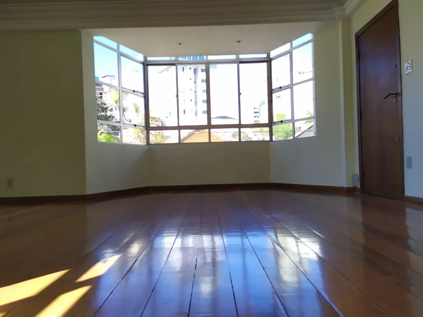 Apartamento à venda com 4 quartos, 130m² - Foto 1