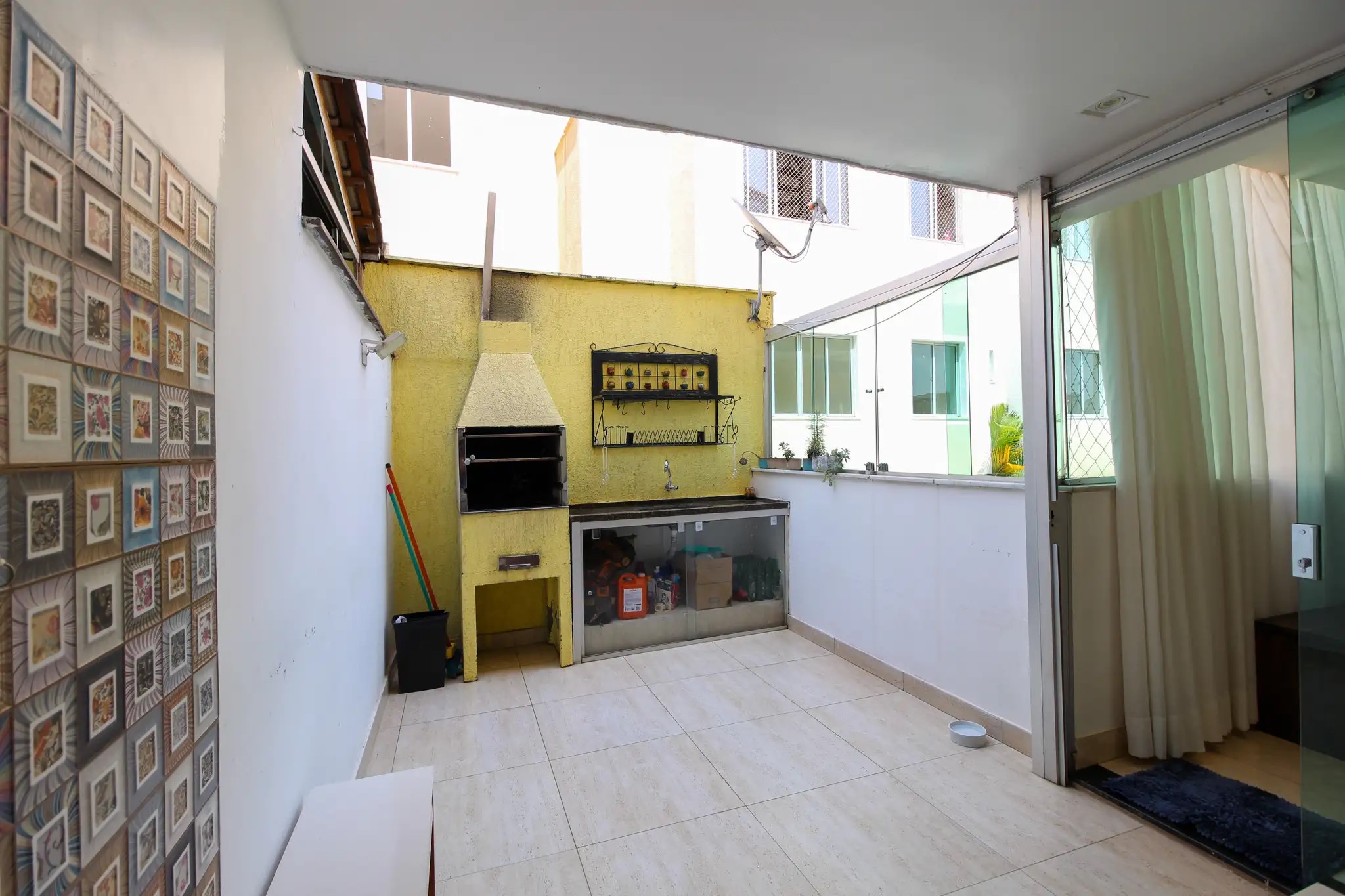 Apartamento à venda com 2 quartos, 65m² - Foto 4