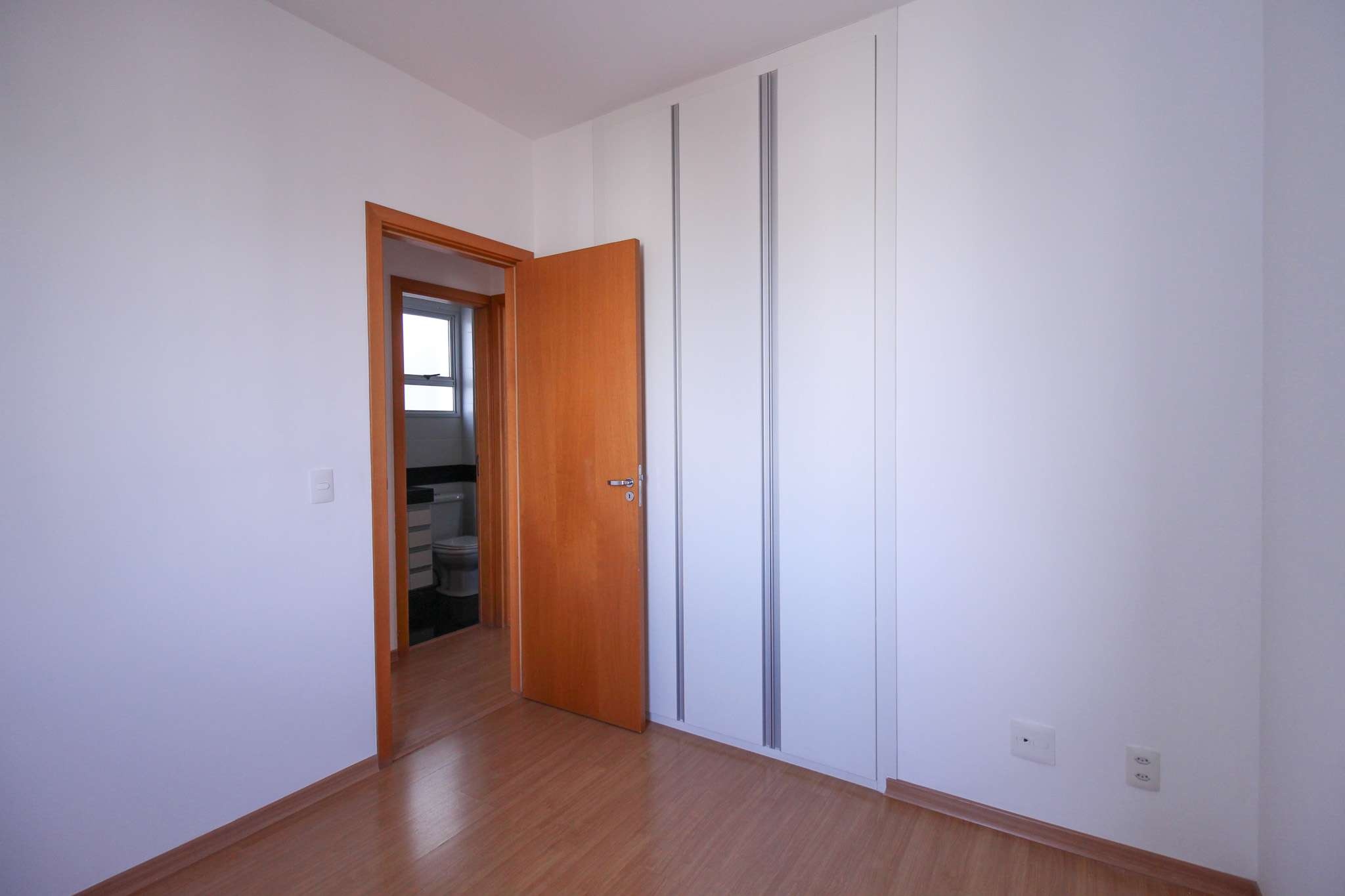 Apartamento à venda com 2 quartos, 69m² - Foto 11