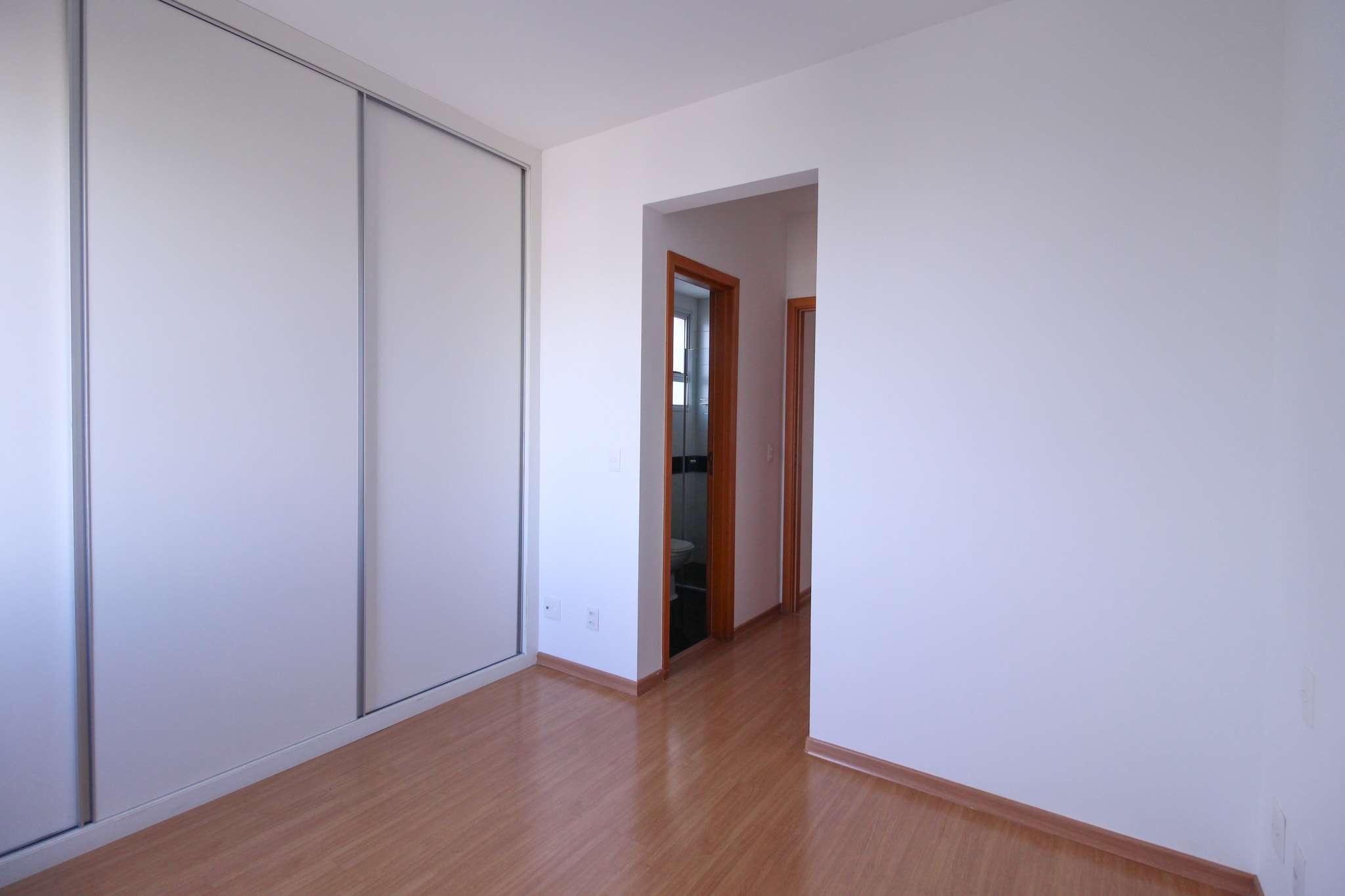 Apartamento à venda com 2 quartos, 69m² - Foto 8