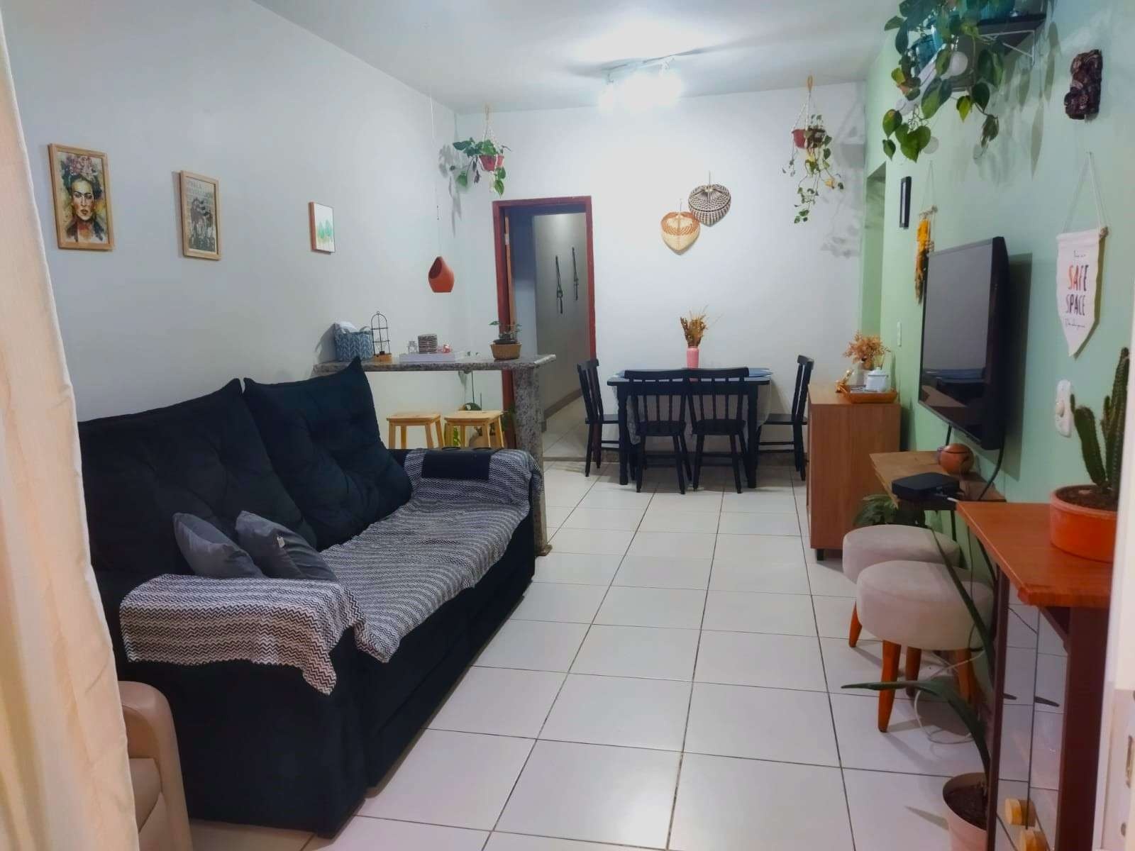 Casa à venda com 4 quartos, 180m² - Foto 1