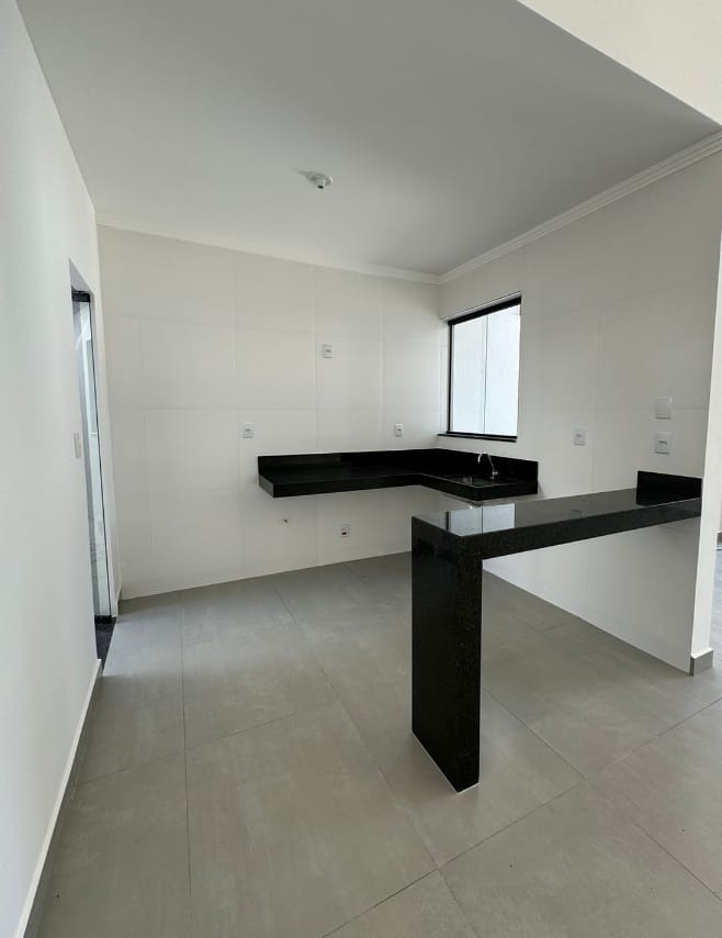 Casa à venda com 2 quartos, 90m² - Foto 3