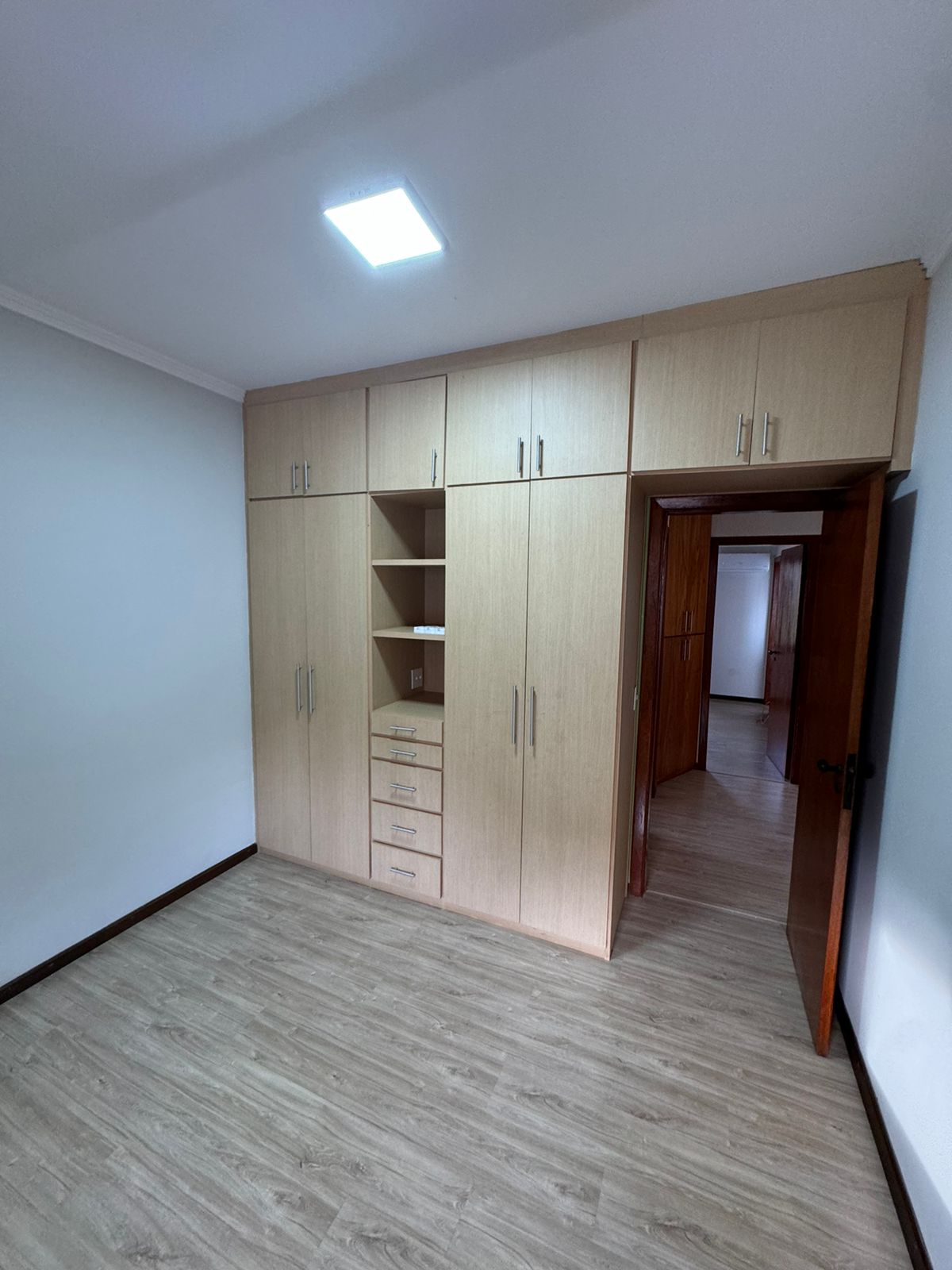 Casa para alugar com 3 quartos, 1256m² - Foto 3