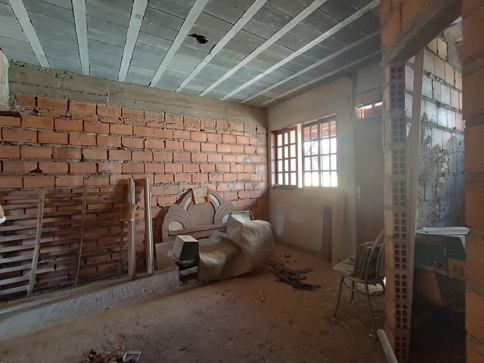 Casa à venda com 2 quartos, 190m² - Foto 11