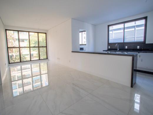 Apartamento à venda com 3 quartos, 106m² - Foto 1