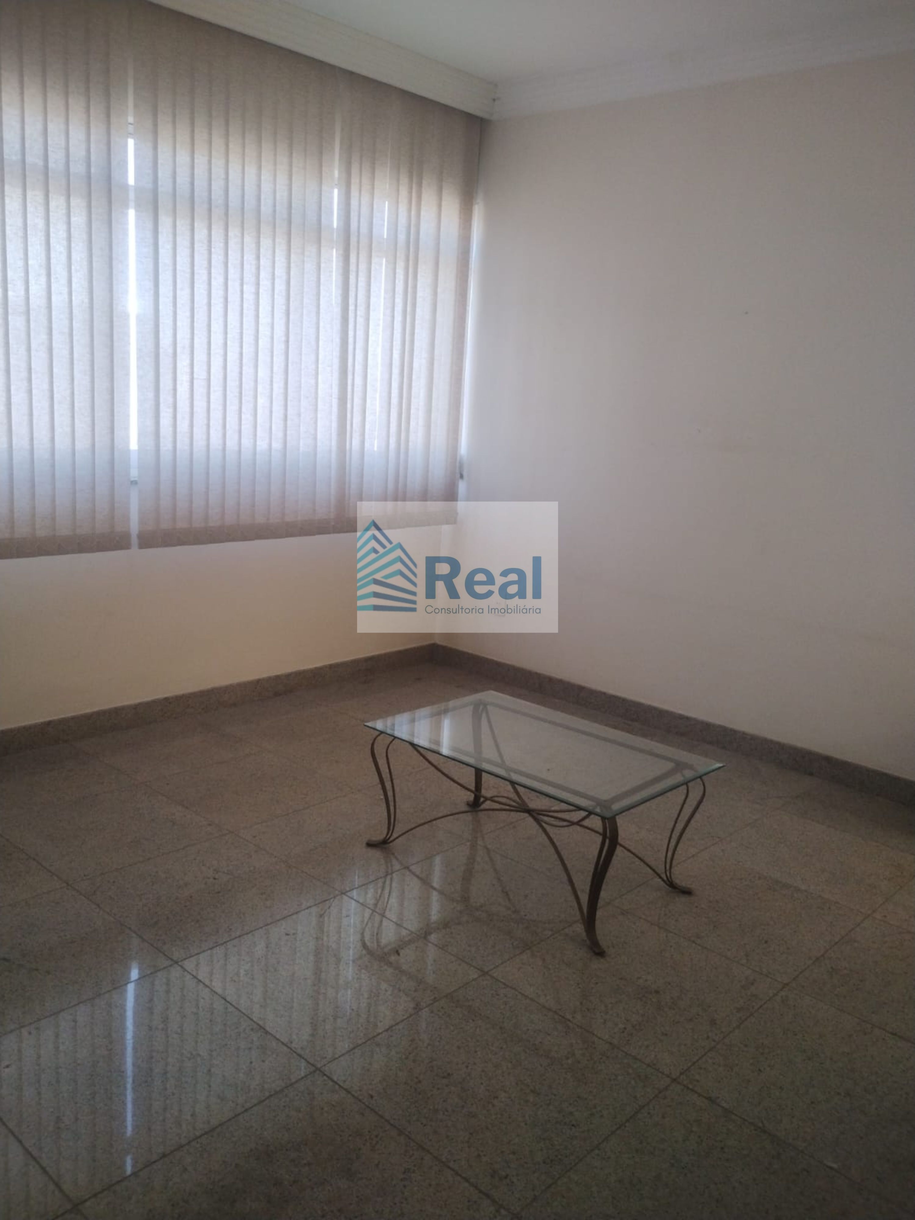 Apartamento à venda com 3 quartos, 90m² - Foto 1