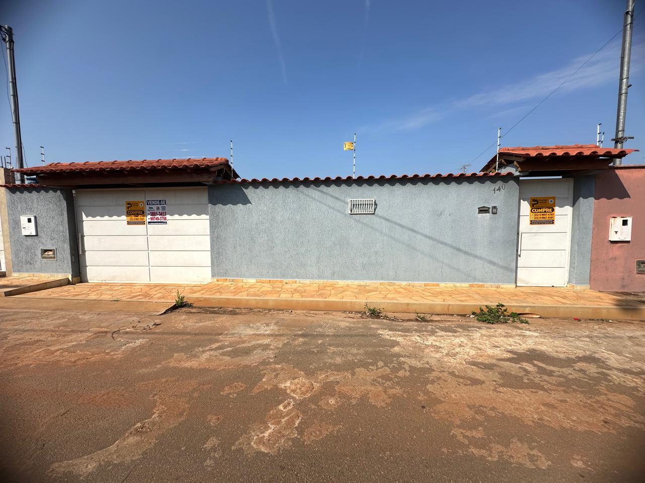 Casa à venda com 2 quartos, 120m² - Foto 1