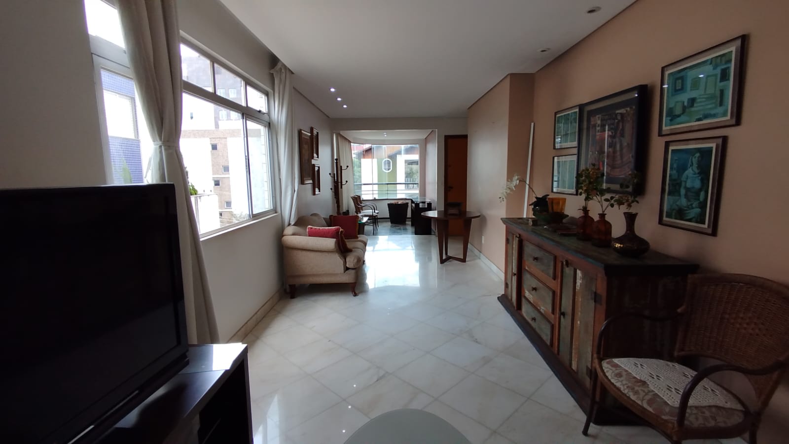 Apartamento à venda com 4 quartos, 162m² - Foto 2