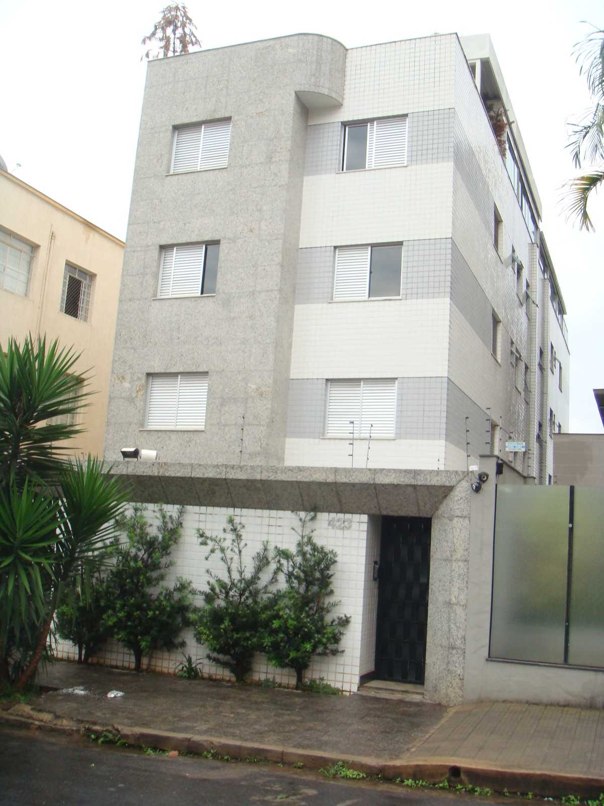 Apartamento à venda com 3 quartos, 146m² - Foto 1