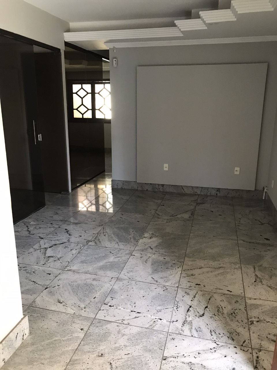 Casa para alugar com 3 quartos, 85m² - Foto 2