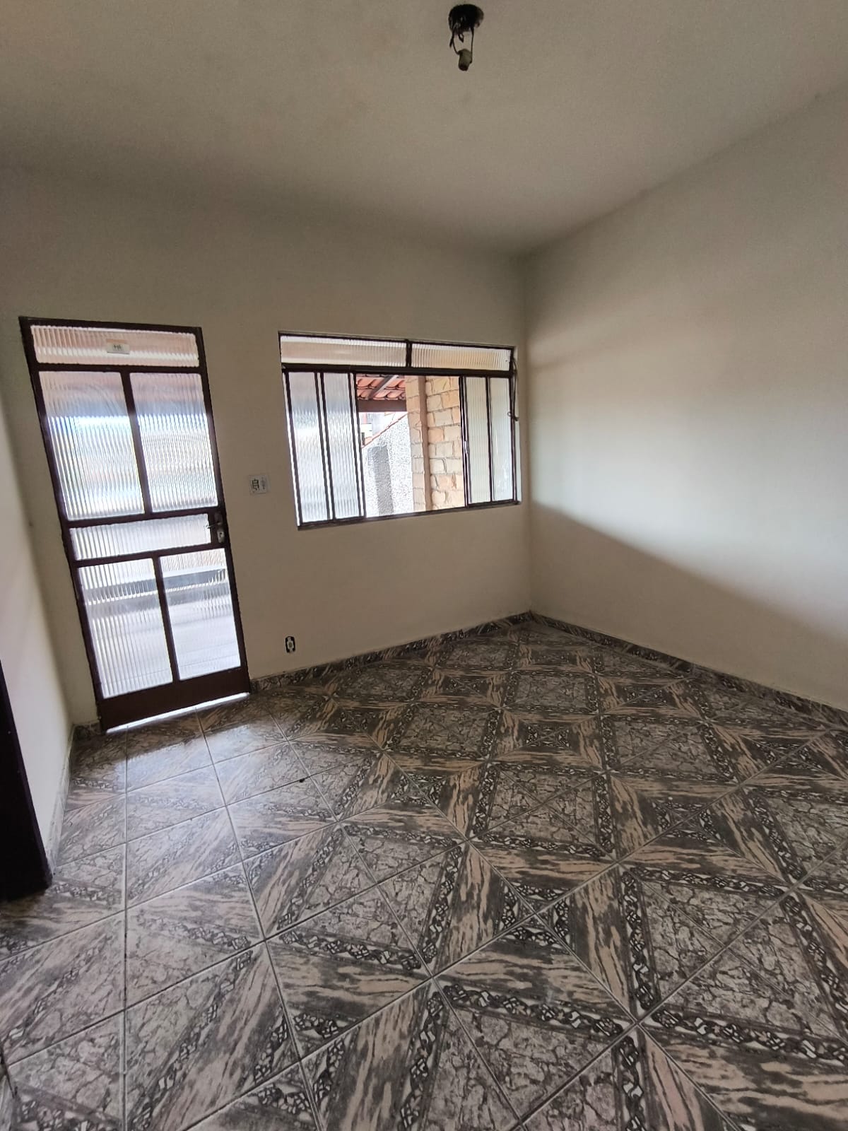 Casa à venda com 3 quartos, 260m² - Foto 2