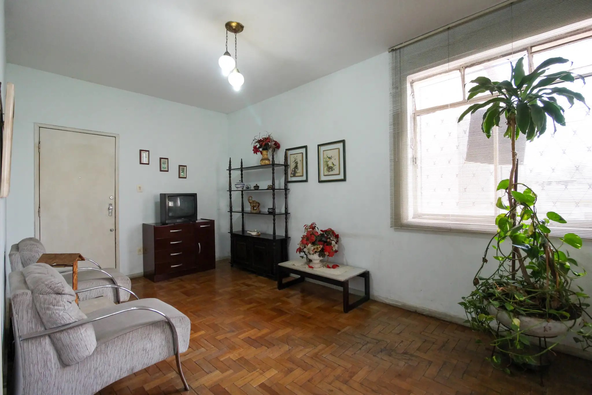 Apartamento à venda com 3 quartos, 95m² - Foto 1