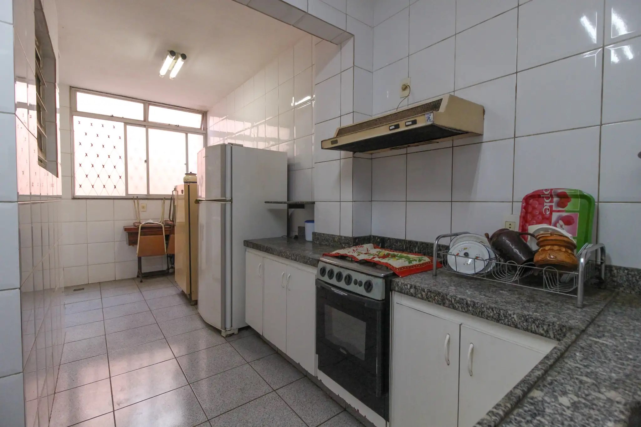 Apartamento à venda com 3 quartos, 95m² - Foto 3