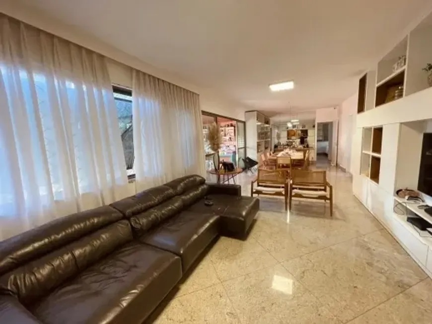 Apartamento à venda com 4 quartos, 174m² - Foto 2