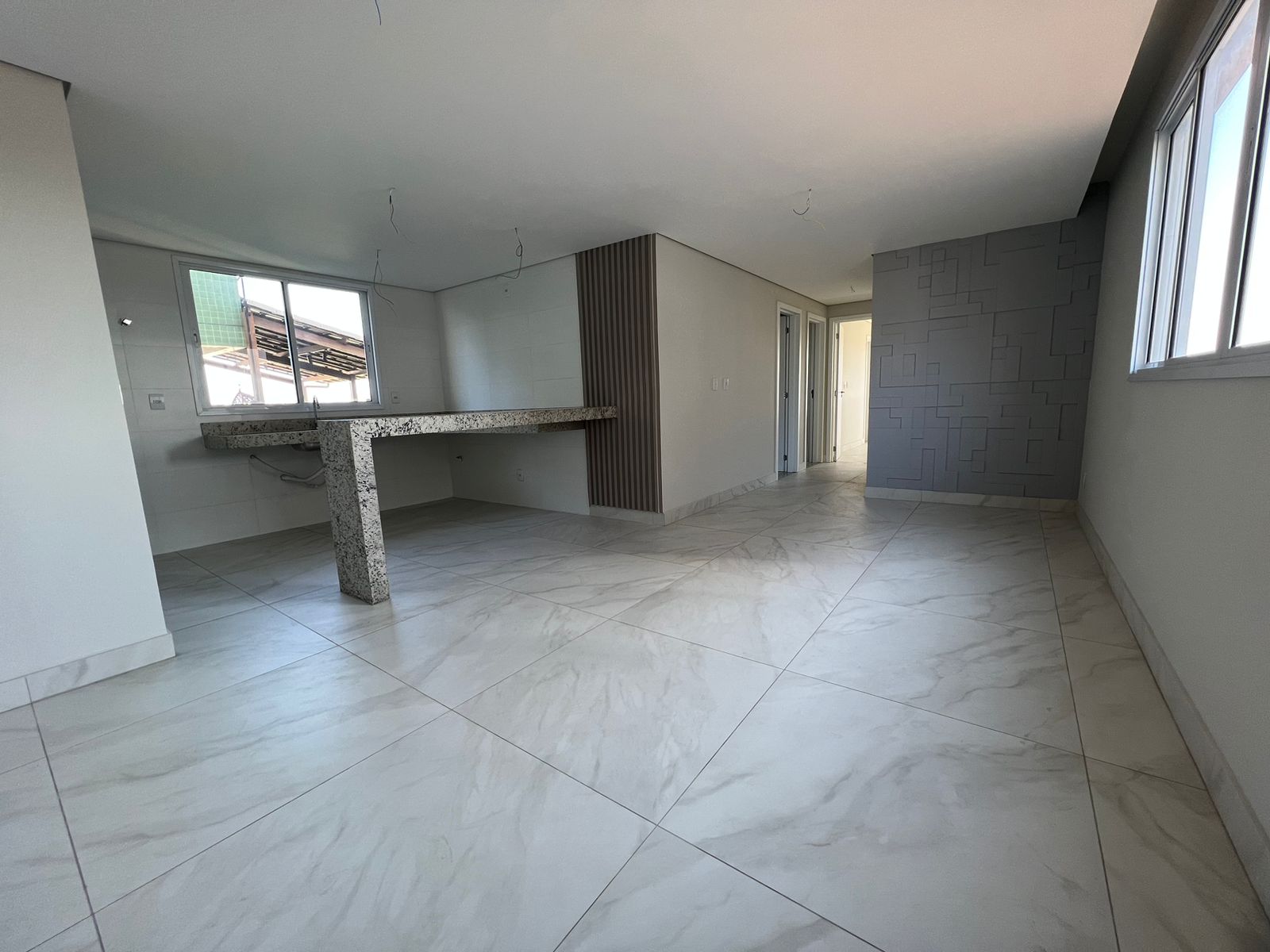 Apartamento à venda com 3 quartos, 88m² - Foto 2