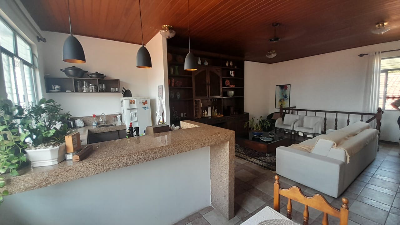 Casa à venda com 6 quartos, 315m² - Foto 24