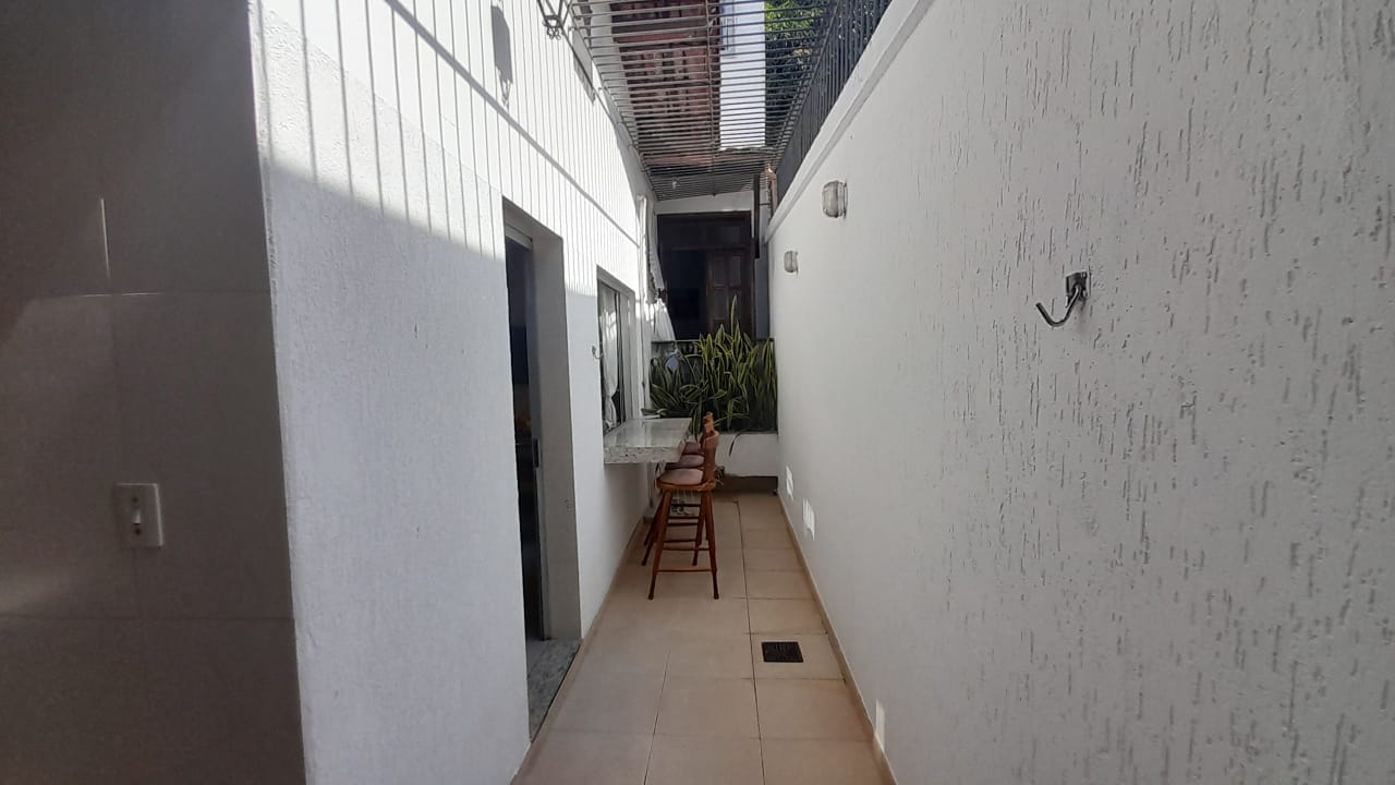 Casa à venda com 6 quartos, 315m² - Foto 11