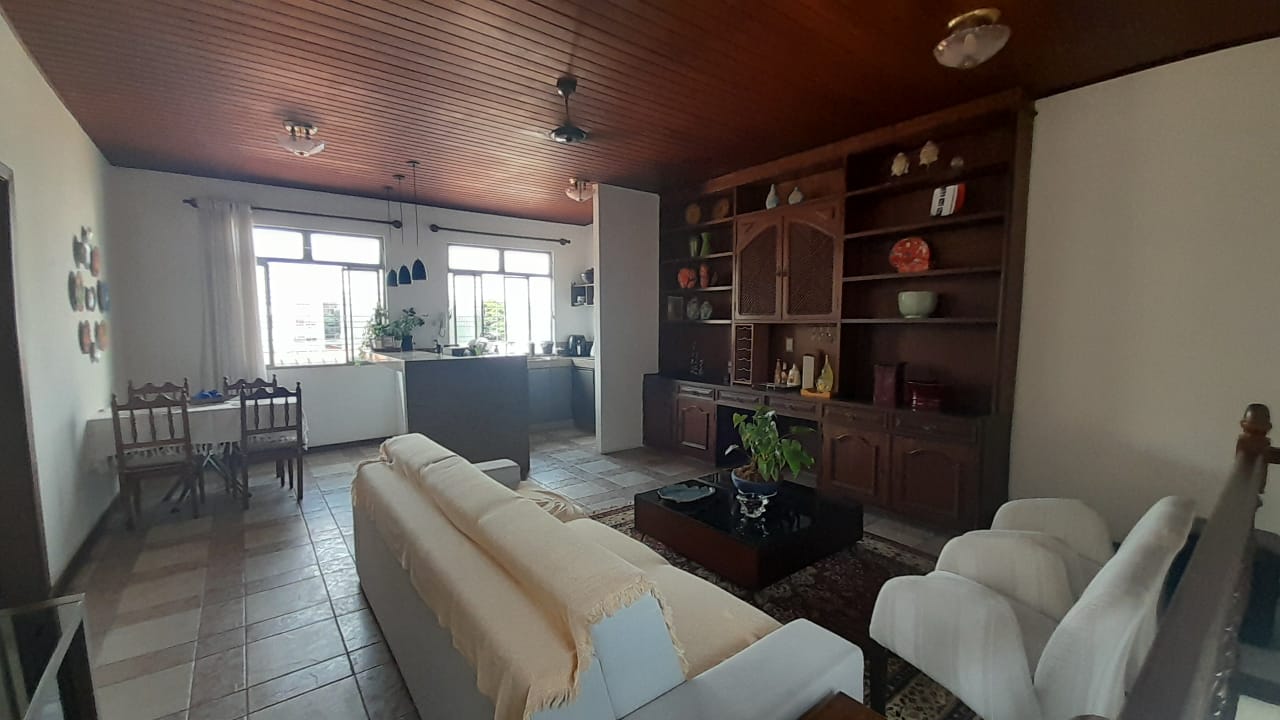 Casa à venda com 6 quartos, 315m² - Foto 23