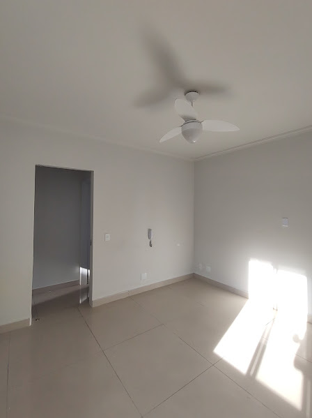 Apartamento para alugar com 2 quartos, 50m² - Foto 8