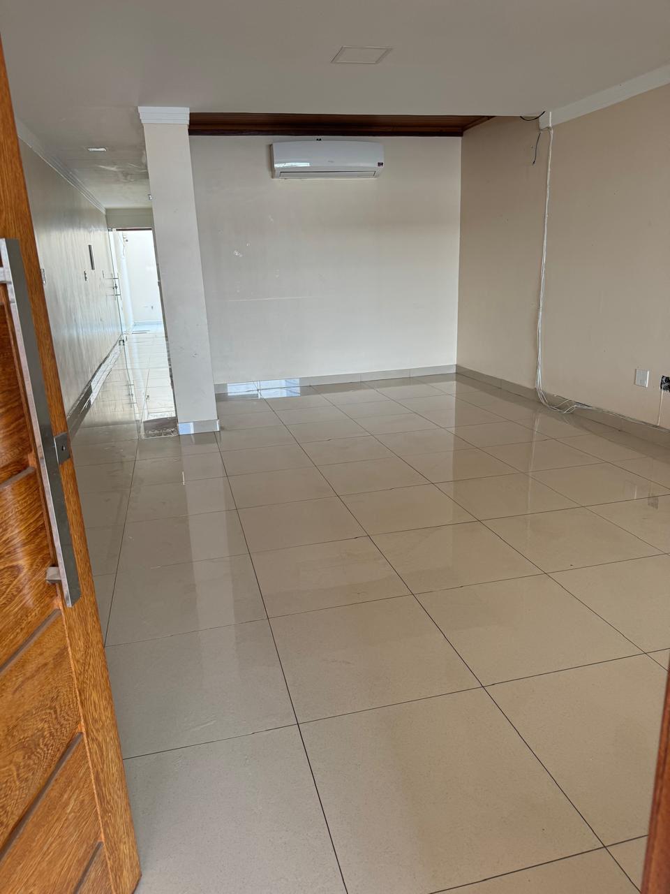 Casa à venda com 3 quartos, 360m² - Foto 7