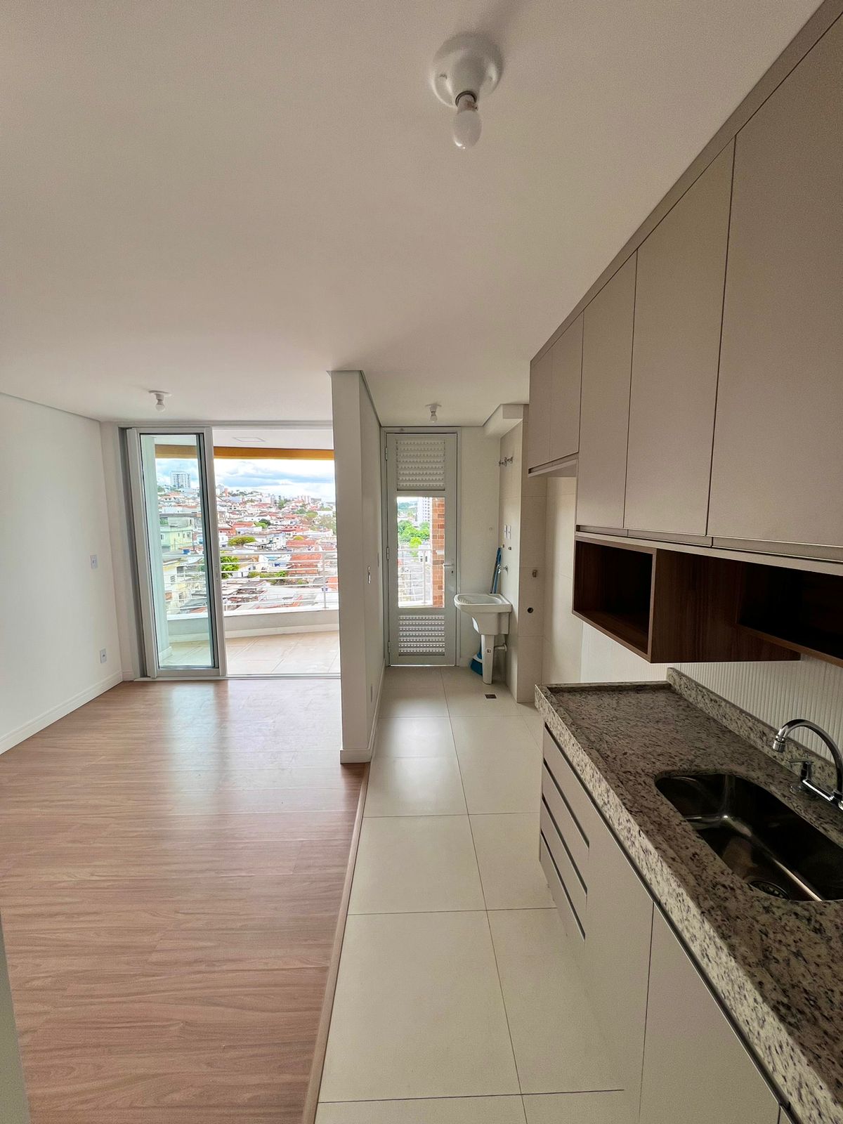 Apartamento para alugar com 2 quartos, 70m² - Foto 12