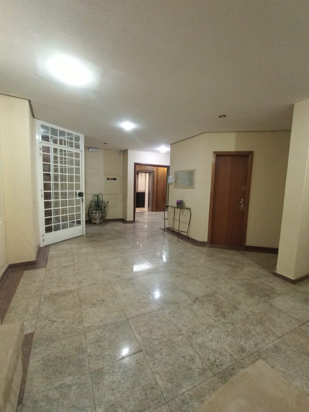 Apartamento à venda com 3 quartos, 80m² - Foto 4