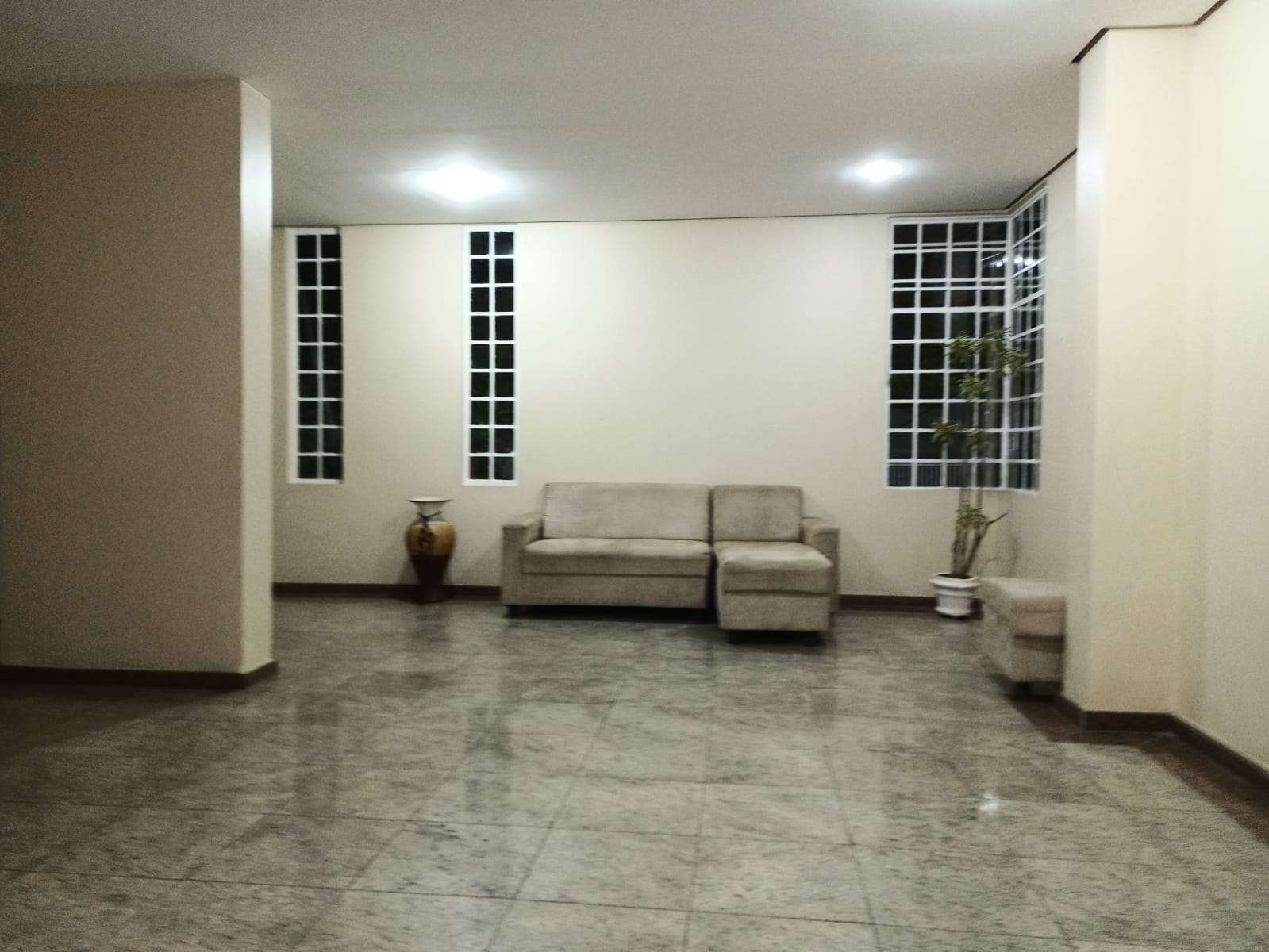 Apartamento à venda com 3 quartos, 80m² - Foto 2