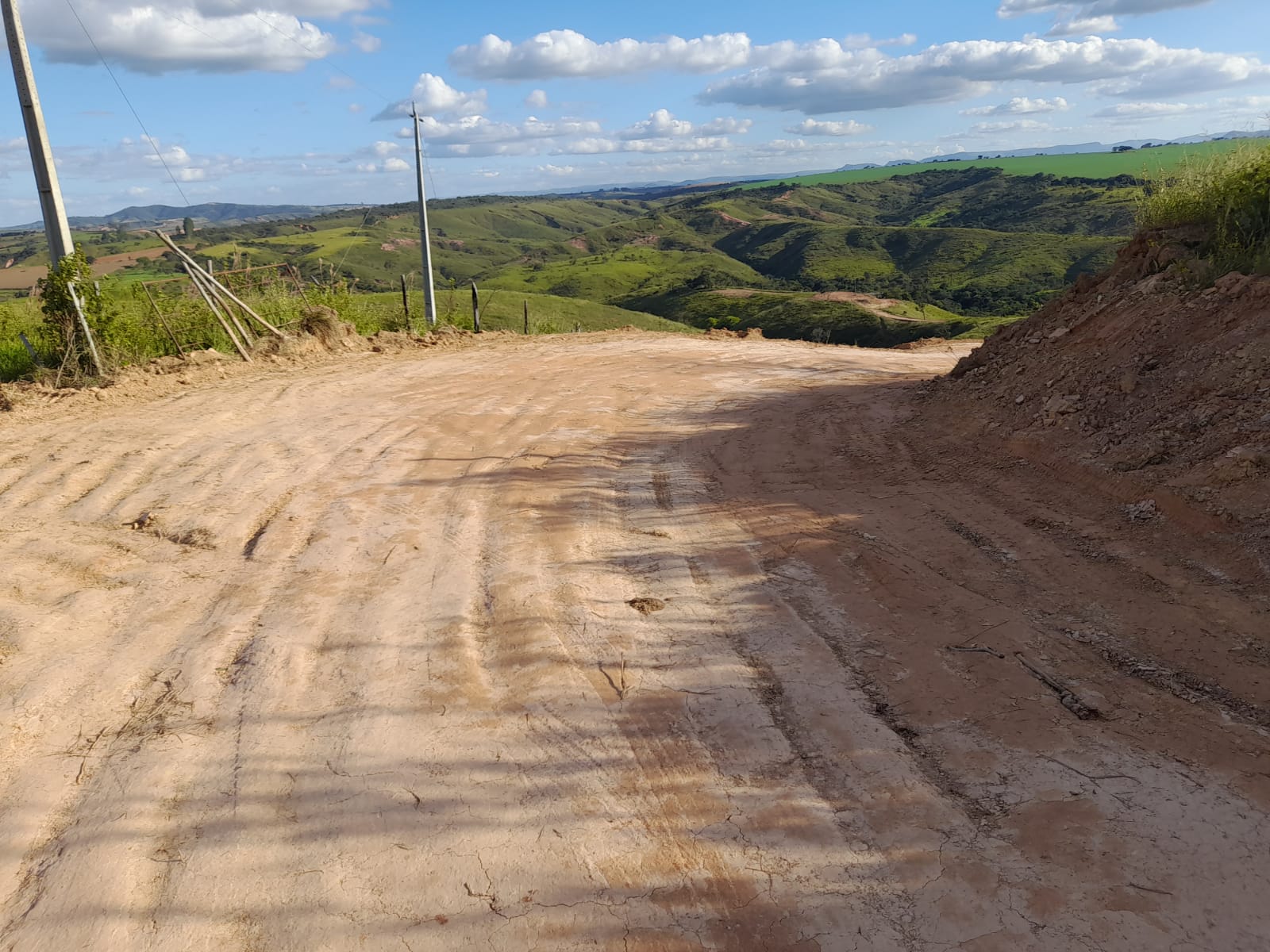 Chácara à venda com 1 quarto, 1000000m² - Foto 8