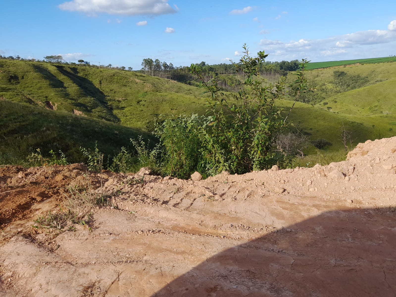 Chácara à venda com 1 quarto, 1000000m² - Foto 1