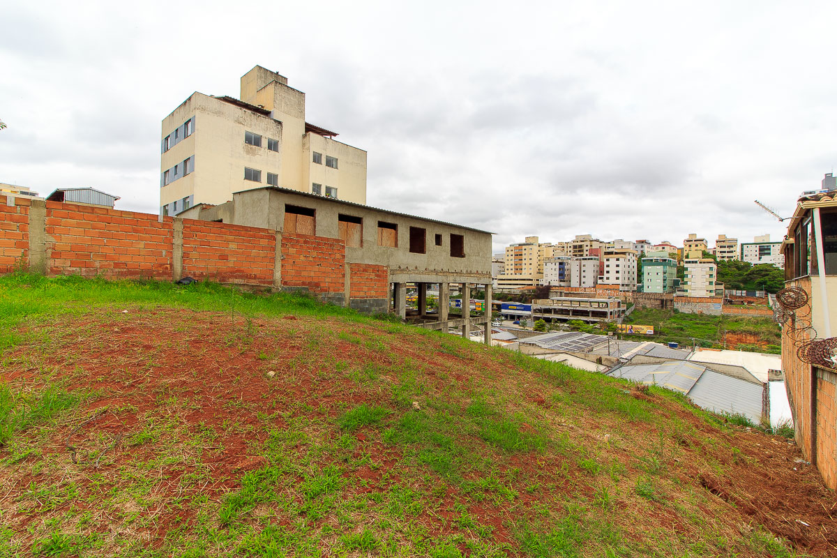 Terreno à venda, 420m² - Foto 1